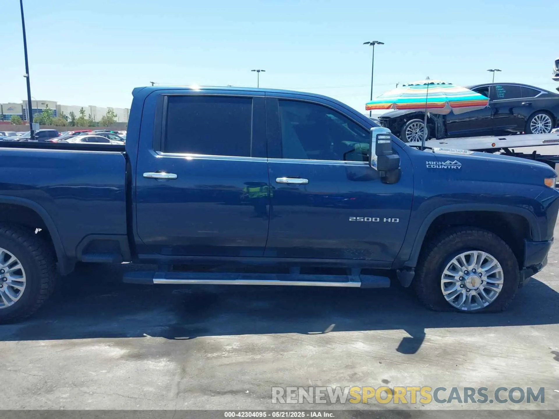 14 Photograph of a damaged car 1GC4YREY6NF109953 CHEVROLET SILVERADO 2500HD 2022