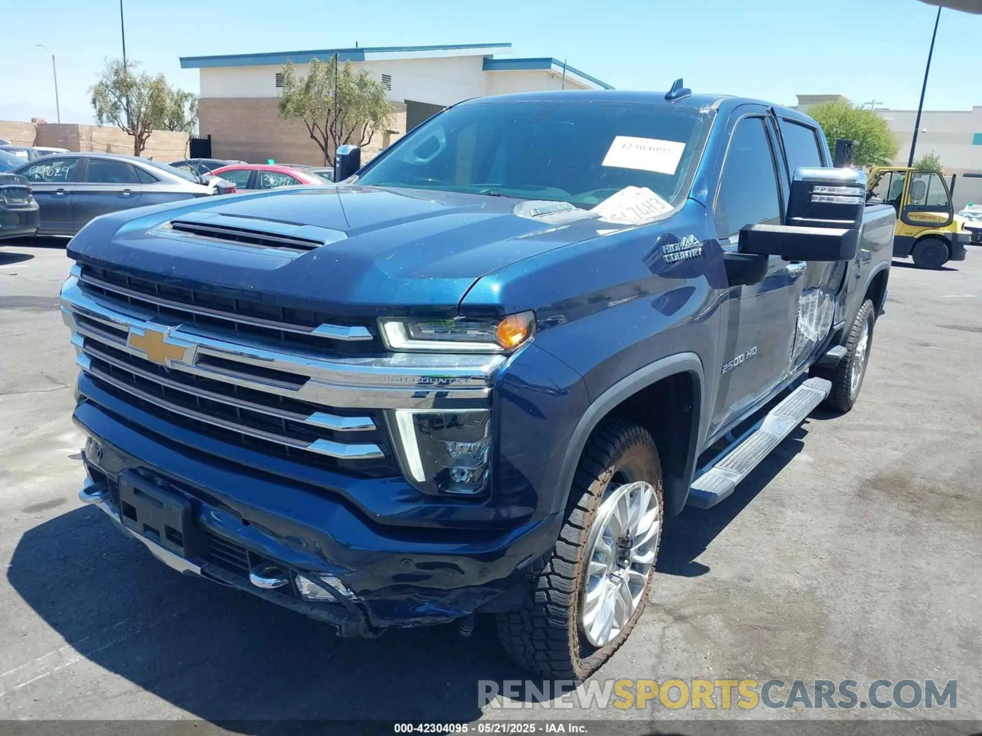 2 Photograph of a damaged car 1GC4YREY6NF109953 CHEVROLET SILVERADO 2500HD 2022