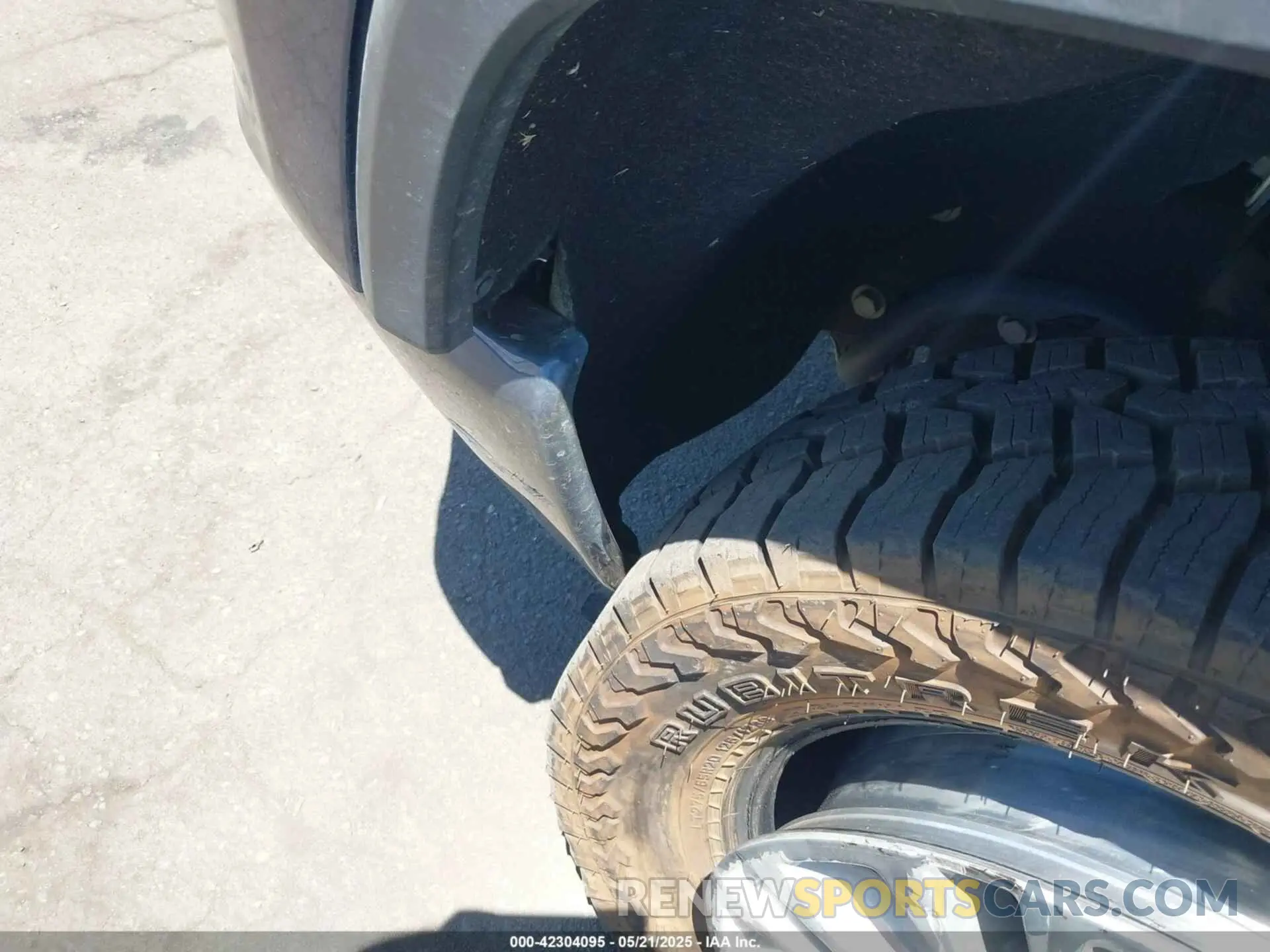 21 Photograph of a damaged car 1GC4YREY6NF109953 CHEVROLET SILVERADO 2500HD 2022