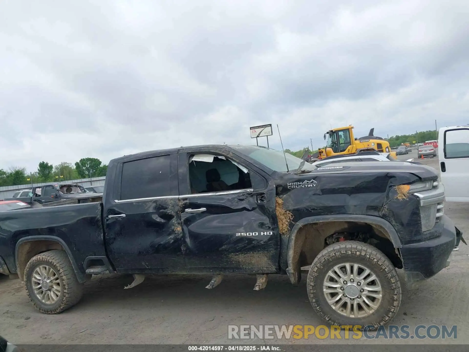 17 Photograph of a damaged car 1GC4YREY7NF164587 CHEVROLET SILVERADO 2500HD 2022