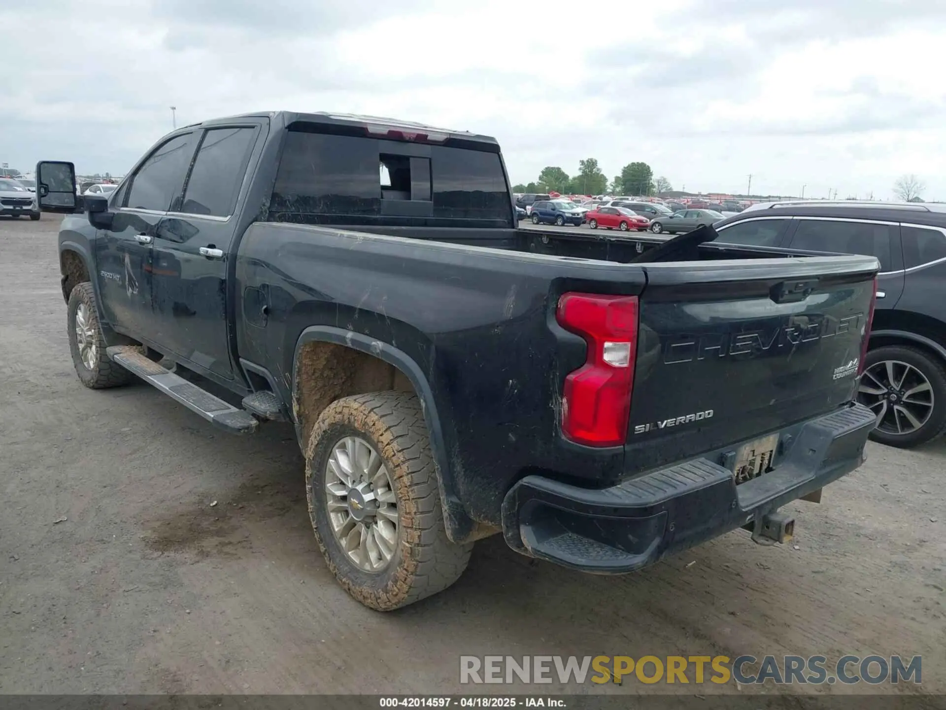 3 Photograph of a damaged car 1GC4YREY7NF164587 CHEVROLET SILVERADO 2500HD 2022