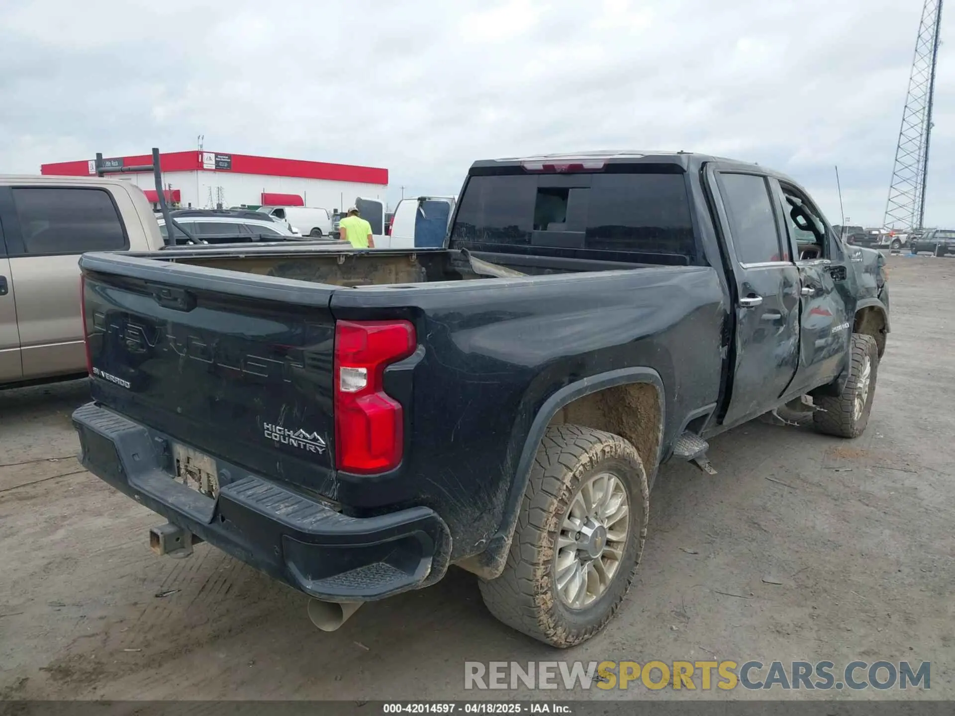 4 Photograph of a damaged car 1GC4YREY7NF164587 CHEVROLET SILVERADO 2500HD 2022