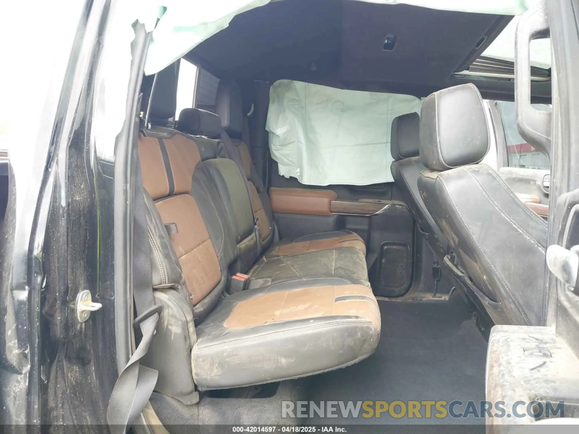 7 Photograph of a damaged car 1GC4YREY7NF164587 CHEVROLET SILVERADO 2500HD 2022