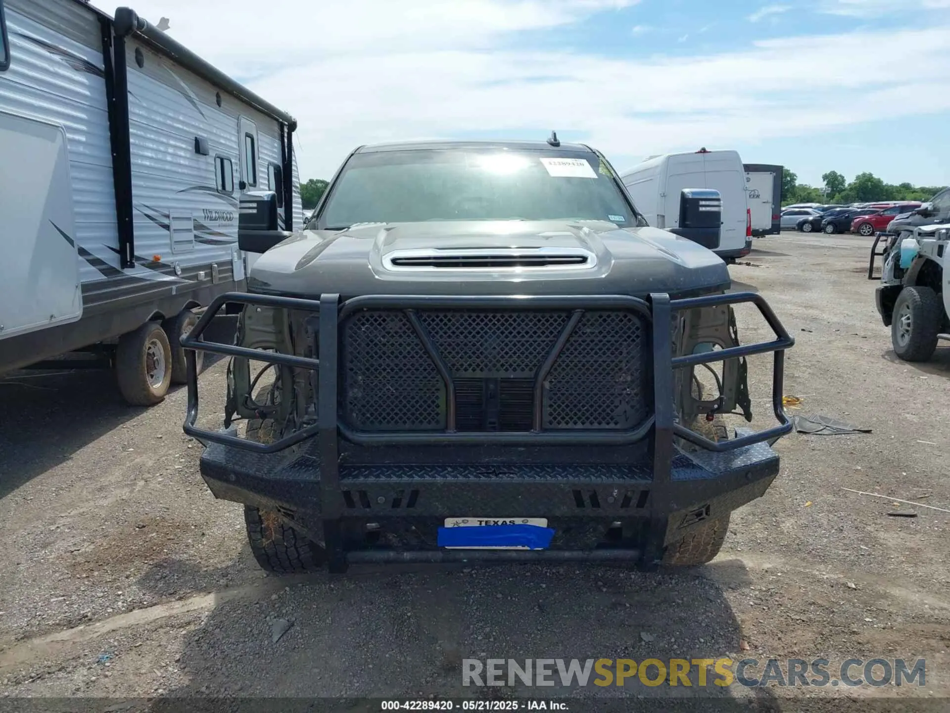 13 Photograph of a damaged car 1GC4YREY9NF143949 CHEVROLET SILVERADO 2500HD 2022