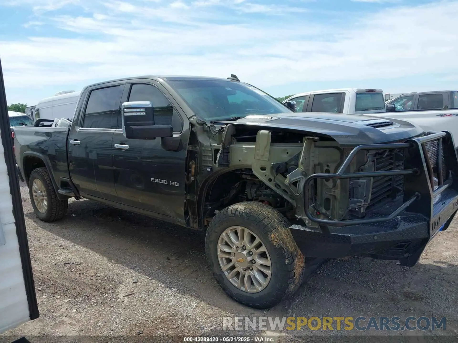 14 Photograph of a damaged car 1GC4YREY9NF143949 CHEVROLET SILVERADO 2500HD 2022
