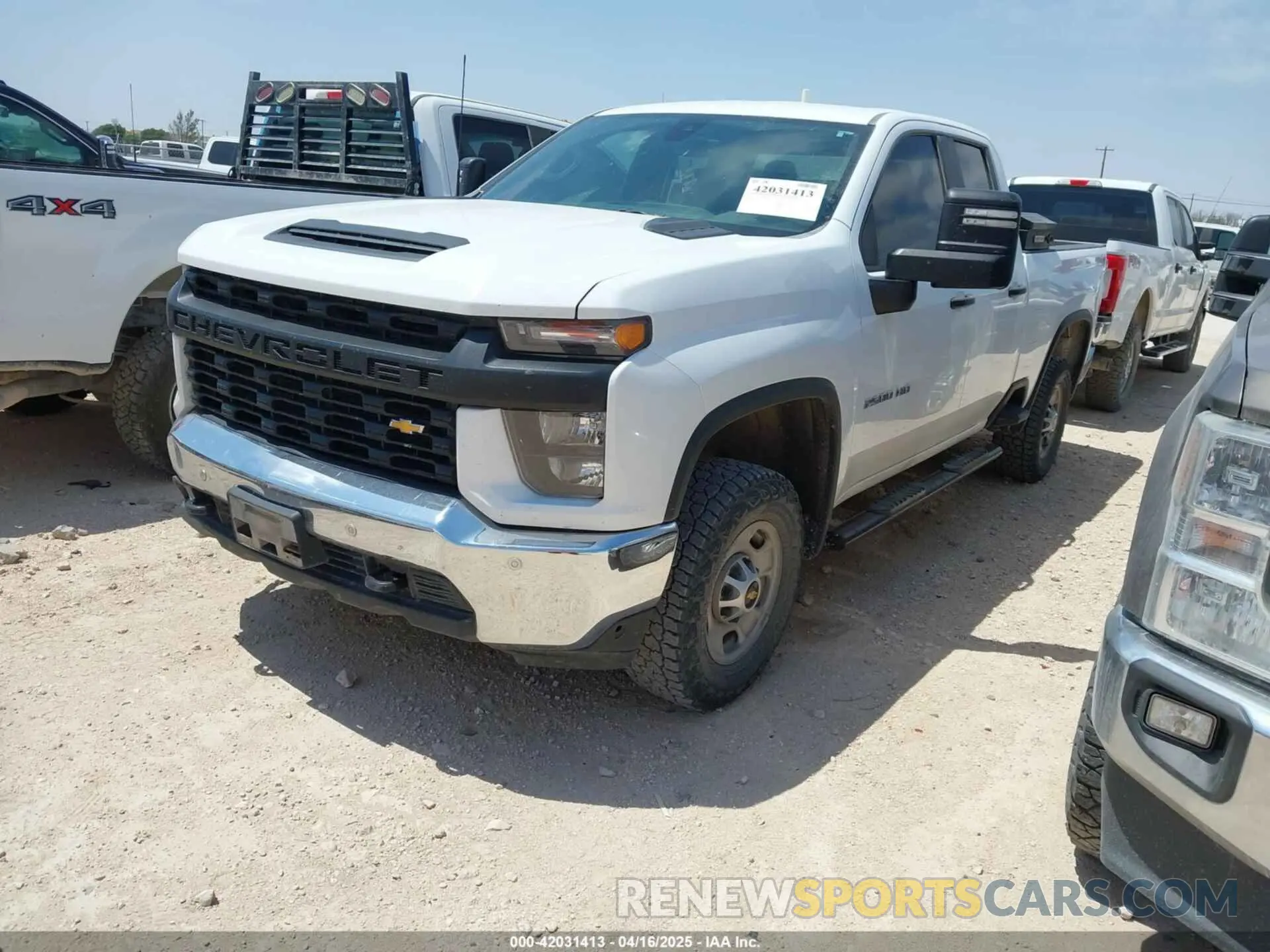 2 Photograph of a damaged car 1GC5YLE73NF286193 CHEVROLET SILVERADO 2500HD 2022