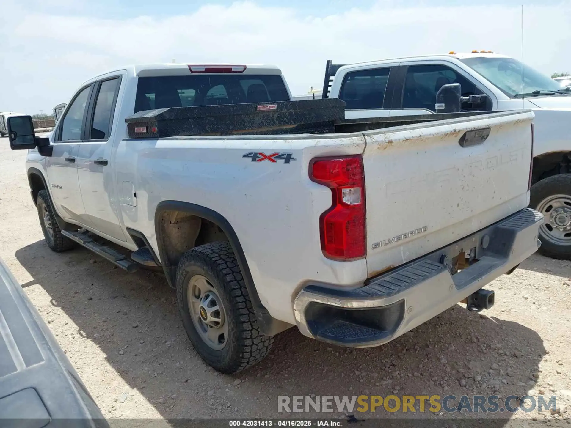 3 Photograph of a damaged car 1GC5YLE73NF286193 CHEVROLET SILVERADO 2500HD 2022