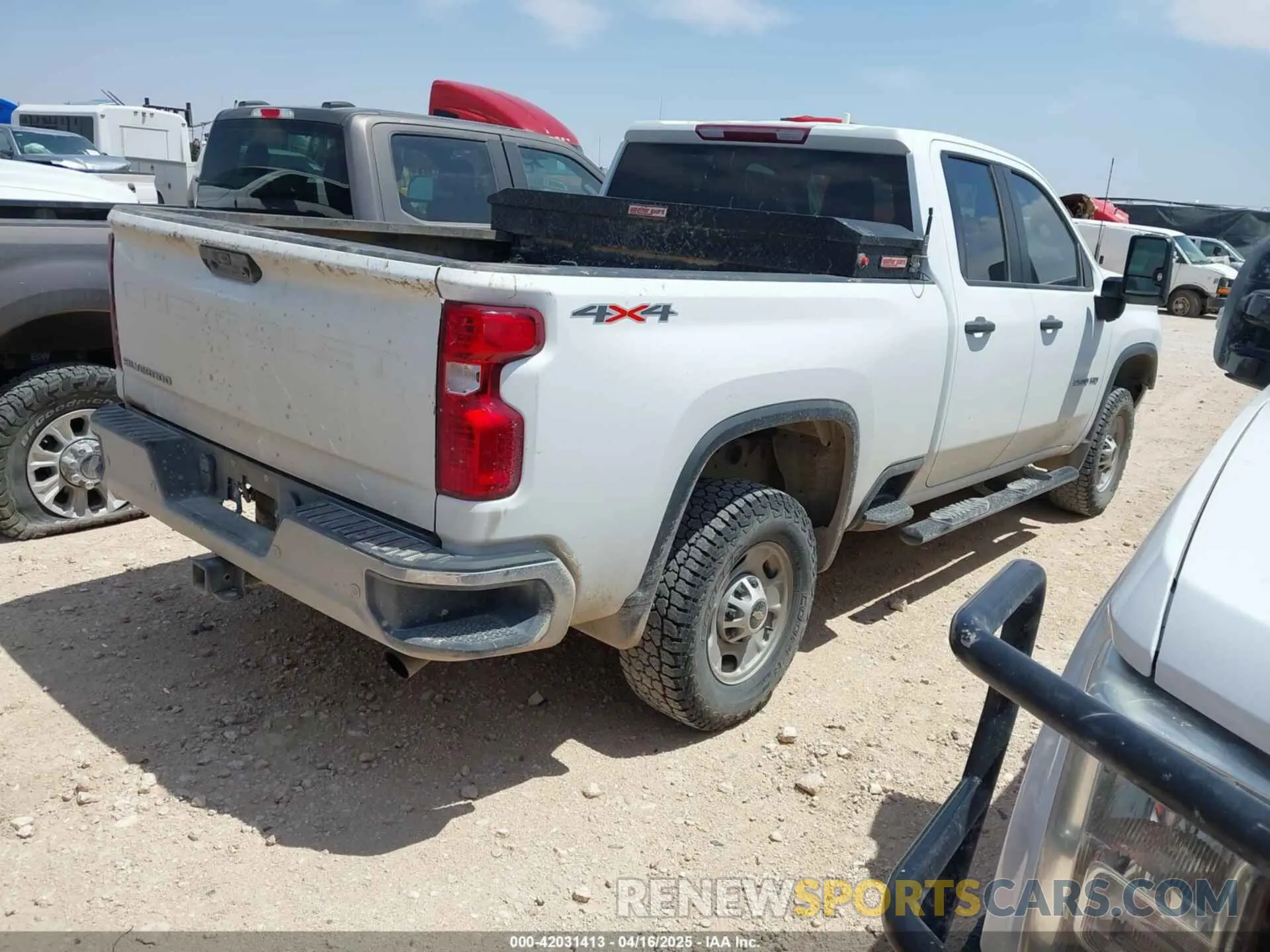 4 Photograph of a damaged car 1GC5YLE73NF286193 CHEVROLET SILVERADO 2500HD 2022