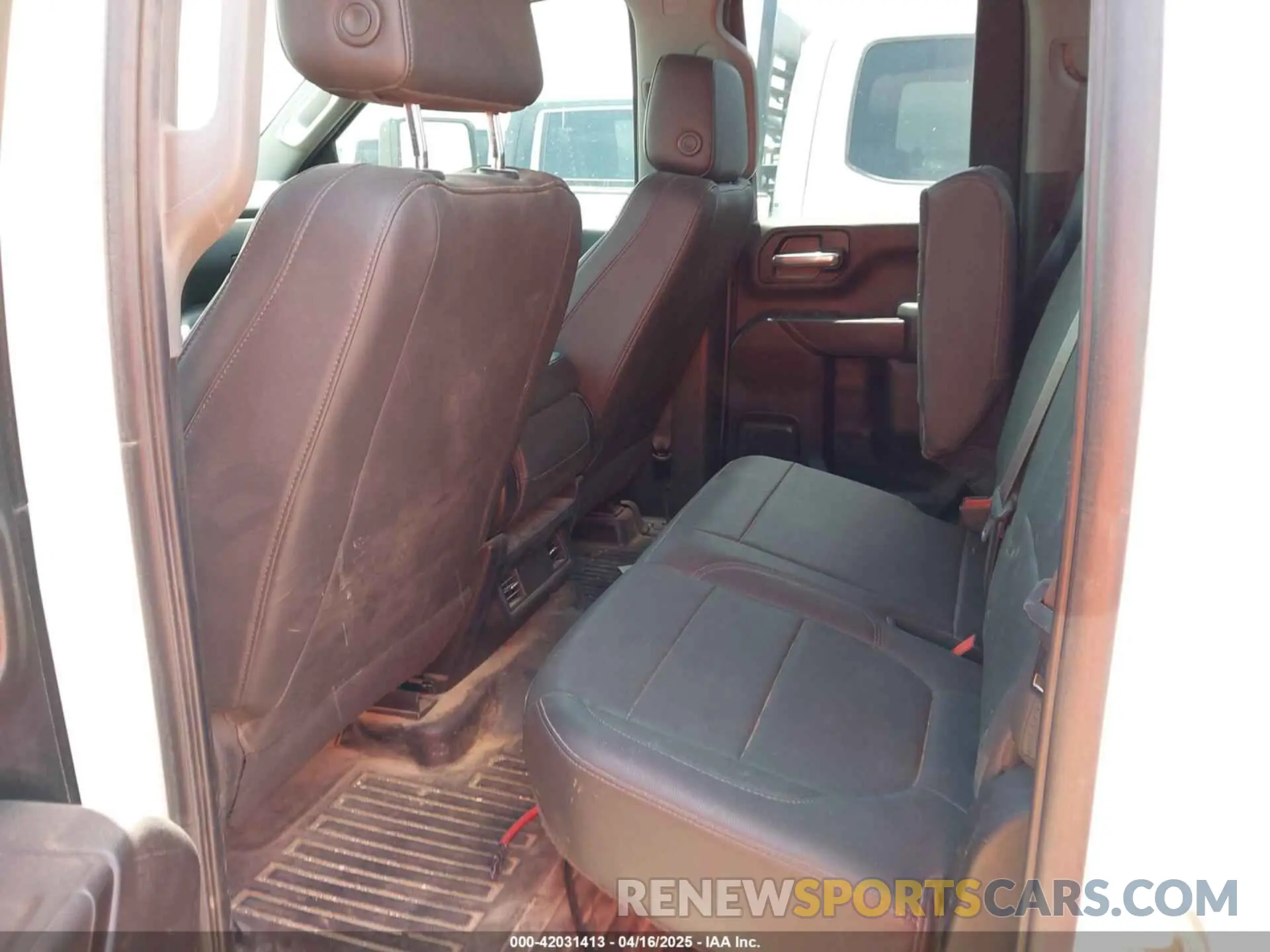 6 Photograph of a damaged car 1GC5YLE73NF286193 CHEVROLET SILVERADO 2500HD 2022