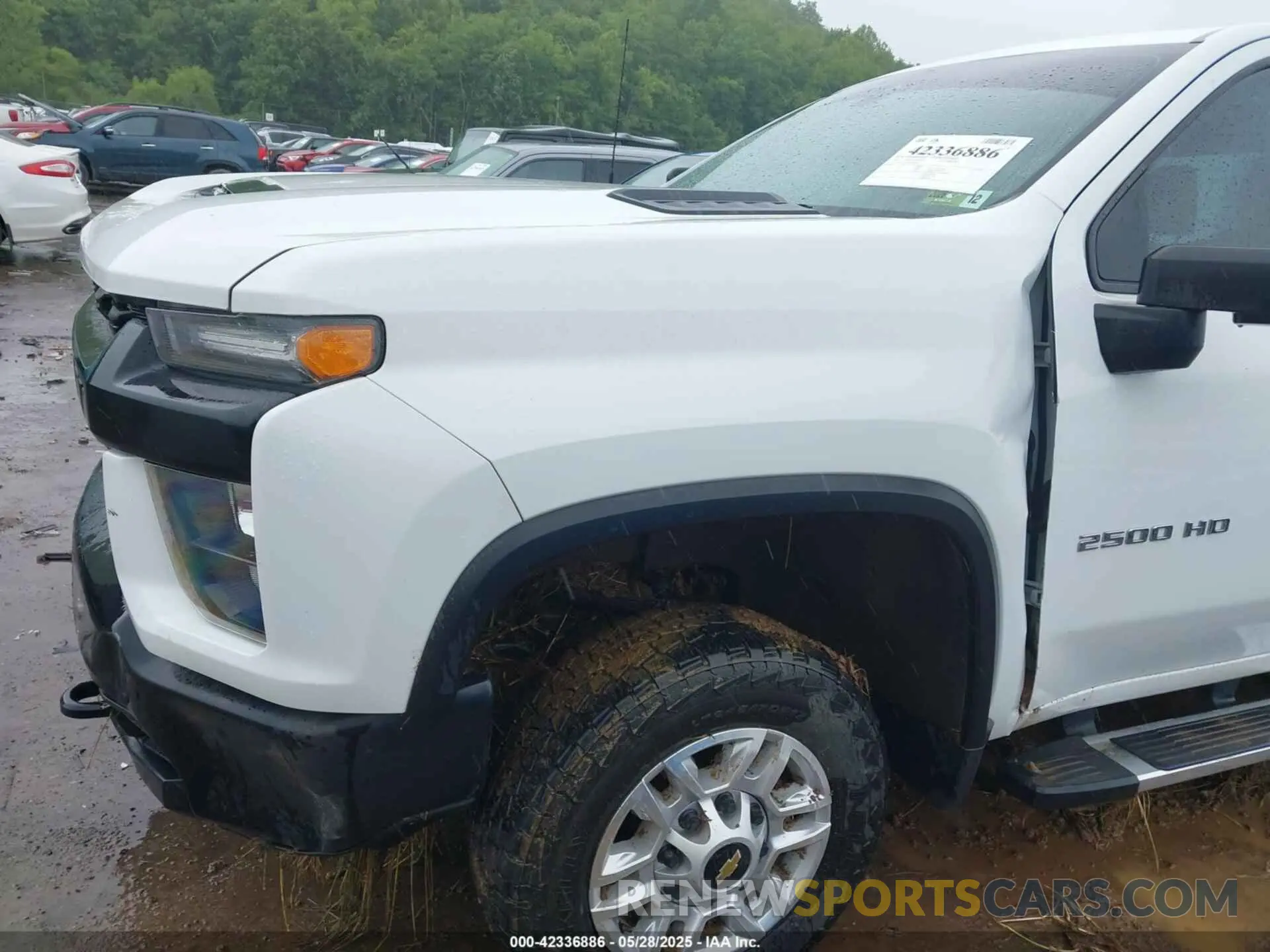 14 Photograph of a damaged car 1GC5YLE78NF282821 CHEVROLET SILVERADO 2500HD 2022