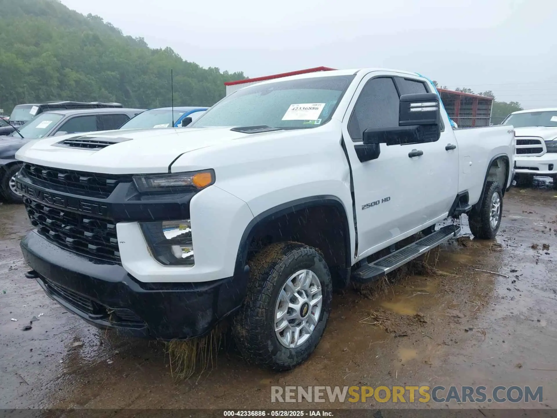 2 Photograph of a damaged car 1GC5YLE78NF282821 CHEVROLET SILVERADO 2500HD 2022