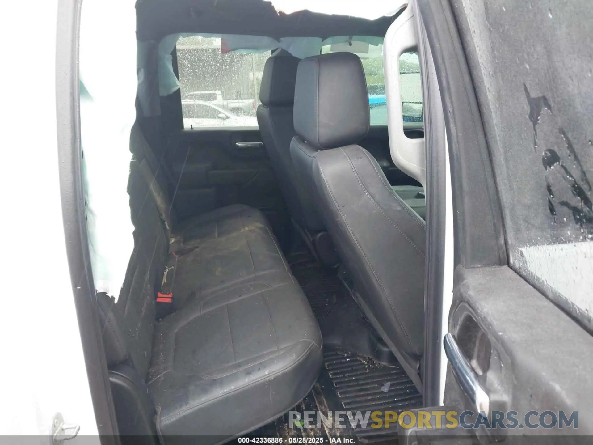 7 Photograph of a damaged car 1GC5YLE78NF282821 CHEVROLET SILVERADO 2500HD 2022