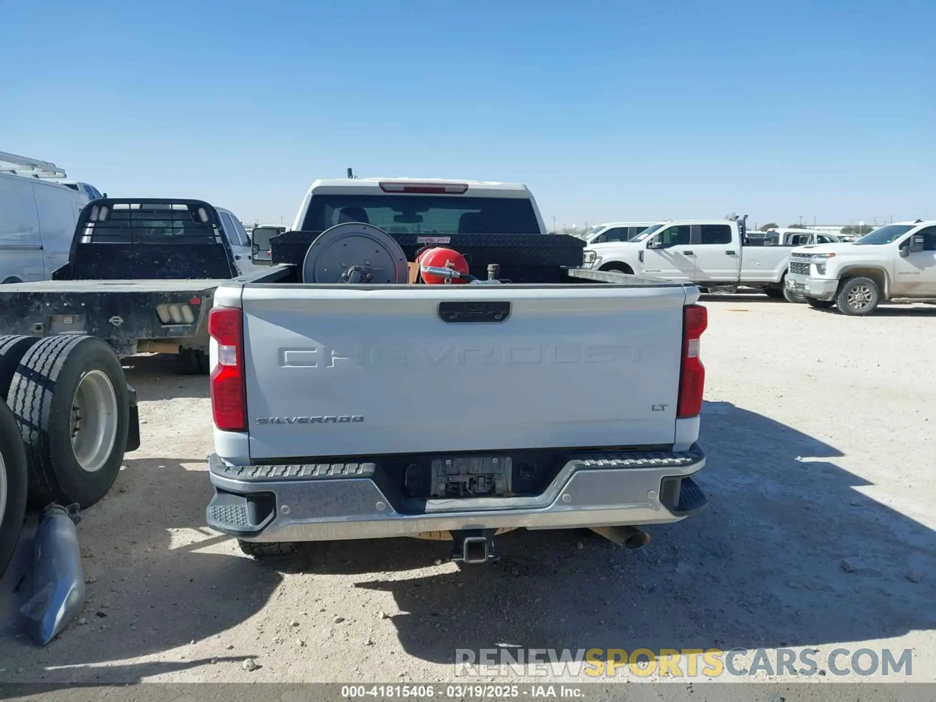 15 Photograph of a damaged car 1GC5YNE71NF328145 CHEVROLET SILVERADO 2500HD 2022