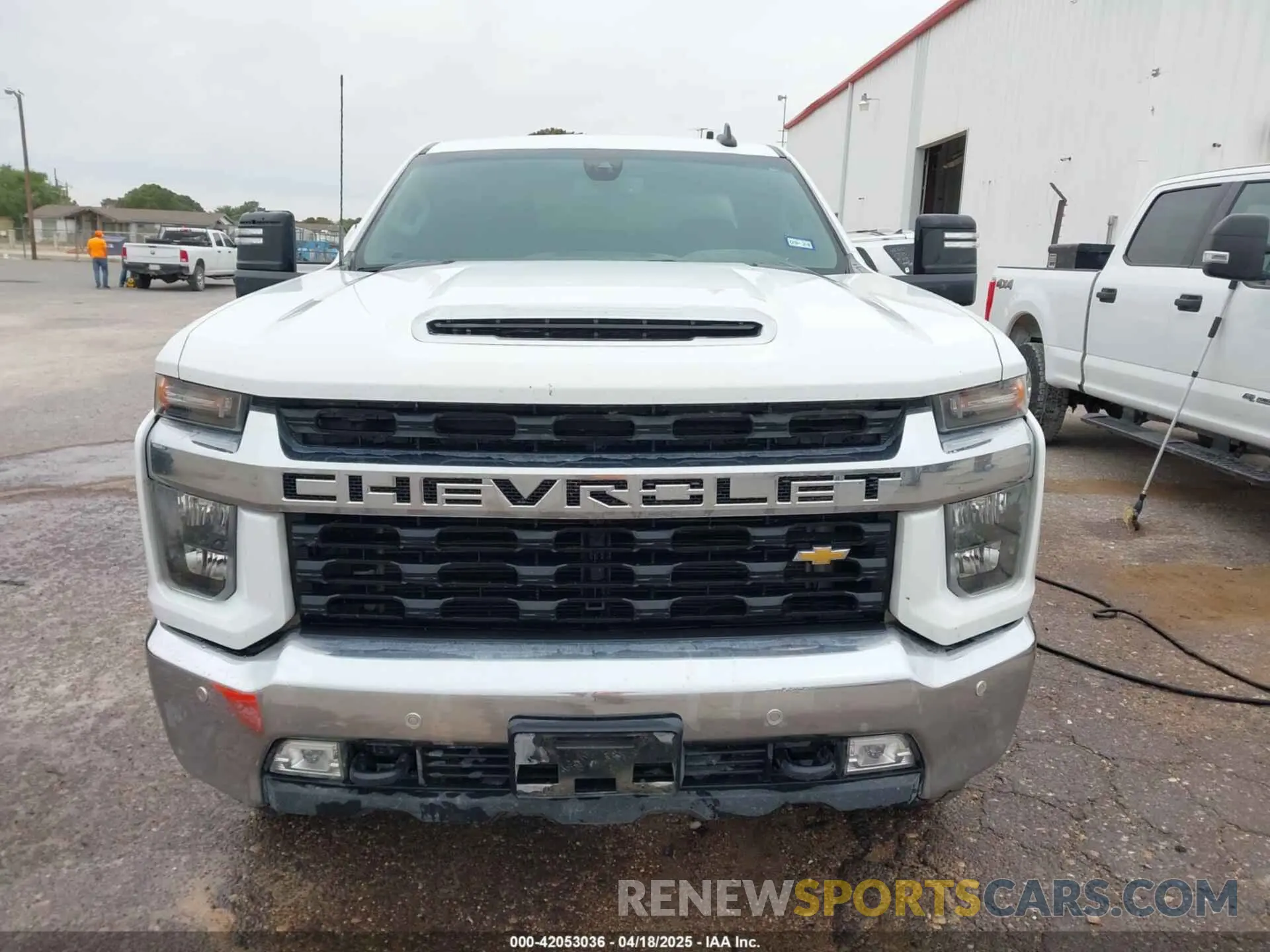 12 Photograph of a damaged car 1GC5YNE73NF328647 CHEVROLET SILVERADO 2500HD 2022