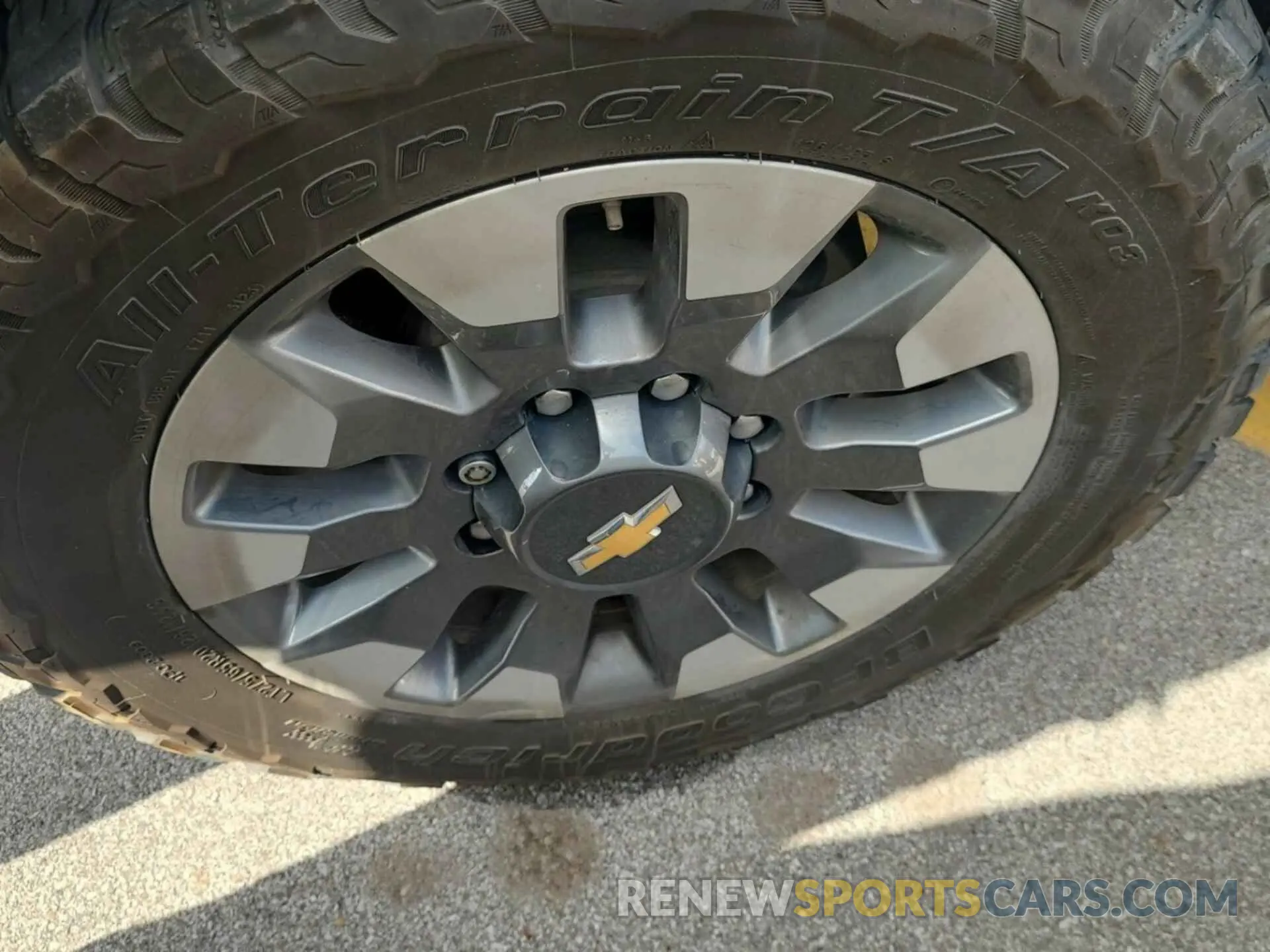 3 Photograph of a damaged car 2GC1YME75N1222801 CHEVROLET SILVERADO 2500HD 2022
