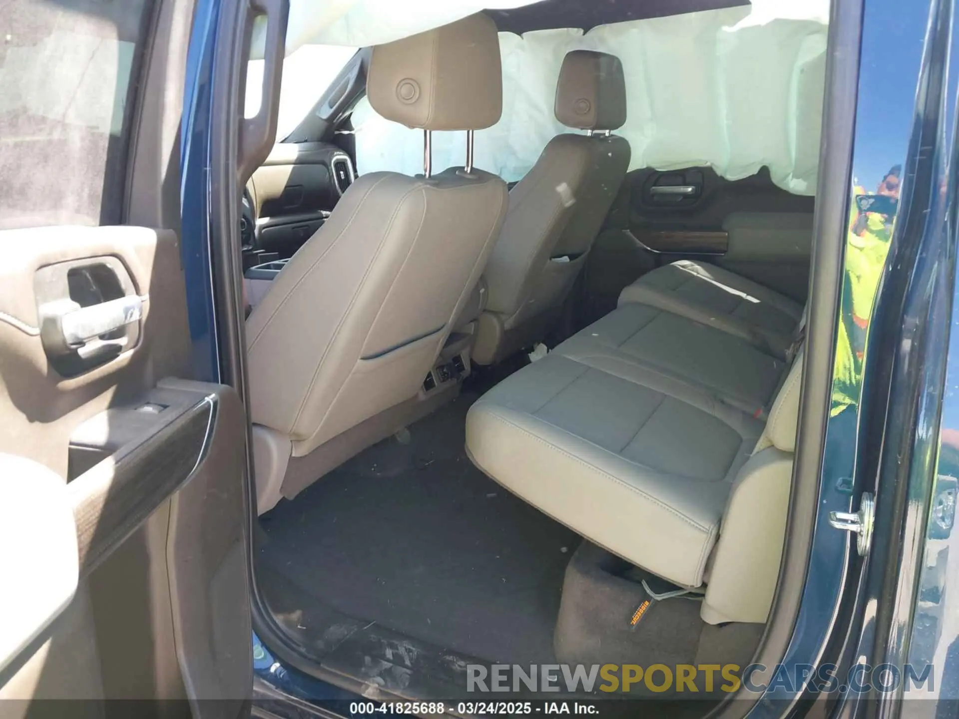 8 Photograph of a damaged car 2GC1YNEY4N1223033 CHEVROLET SILVERADO 2500HD 2022