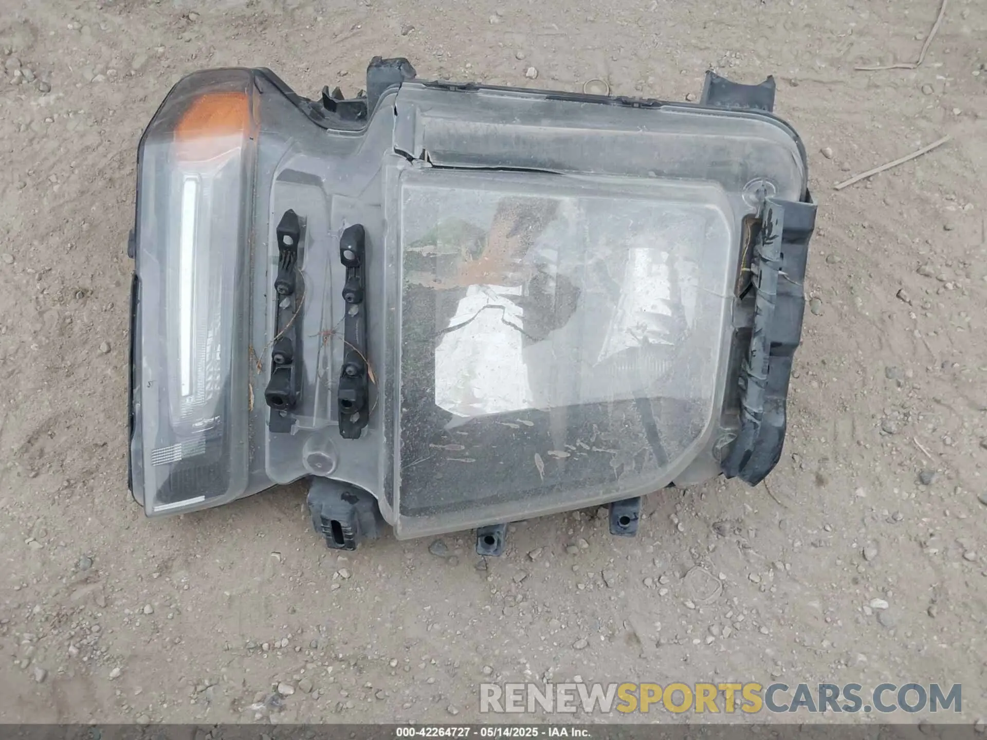 12 Photograph of a damaged car 2GC1YNEYXN1203403 CHEVROLET SILVERADO 2500HD 2022