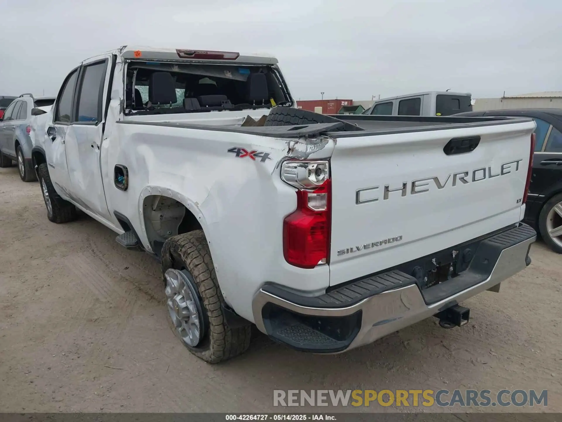 3 Photograph of a damaged car 2GC1YNEYXN1203403 CHEVROLET SILVERADO 2500HD 2022