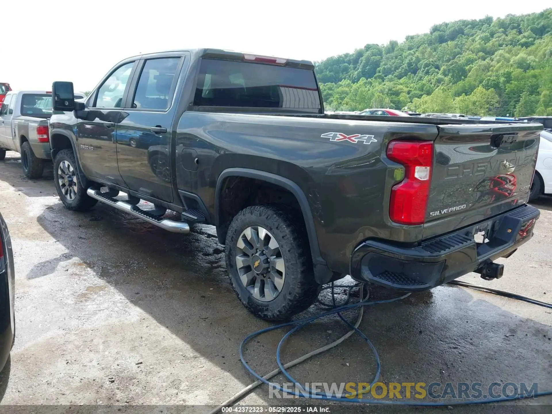 3 Photograph of a damaged car 2GC4YME70N1225005 CHEVROLET SILVERADO 2500HD 2022