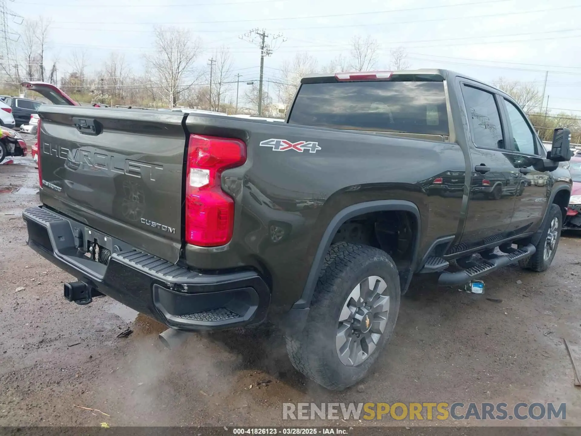 4 Photograph of a damaged car 2GC4YME78N1223955 CHEVROLET SILVERADO 2500HD 2022