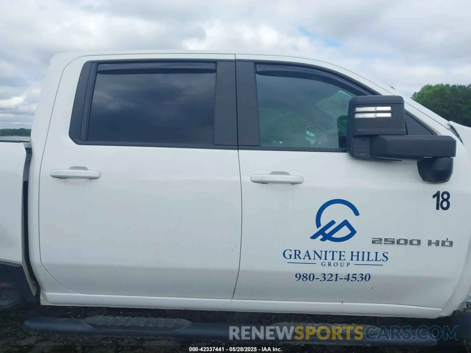 16 Photograph of a damaged car 2GC4YNE72N1218935 CHEVROLET SILVERADO 2500HD 2022