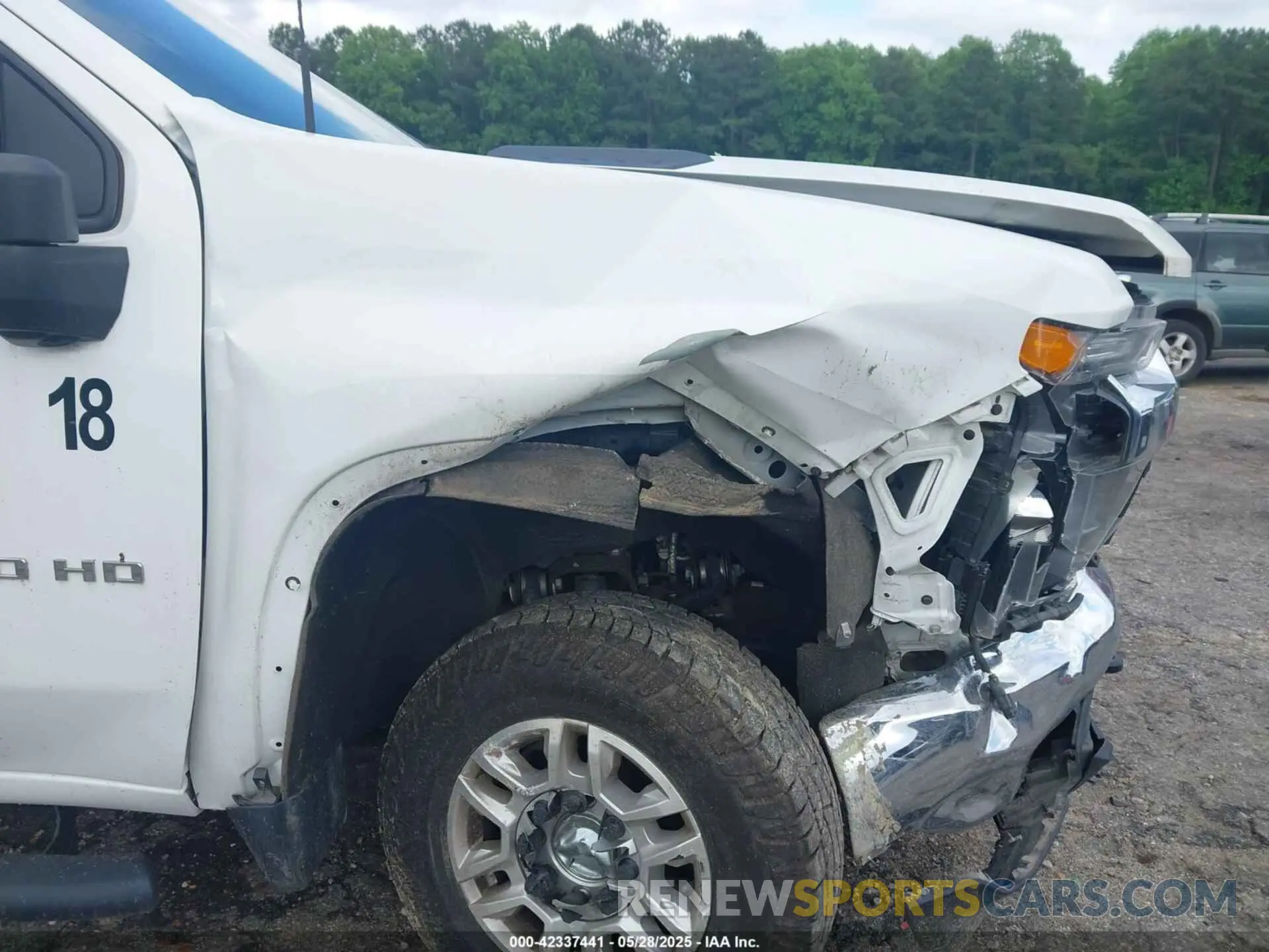 19 Photograph of a damaged car 2GC4YNE72N1218935 CHEVROLET SILVERADO 2500HD 2022