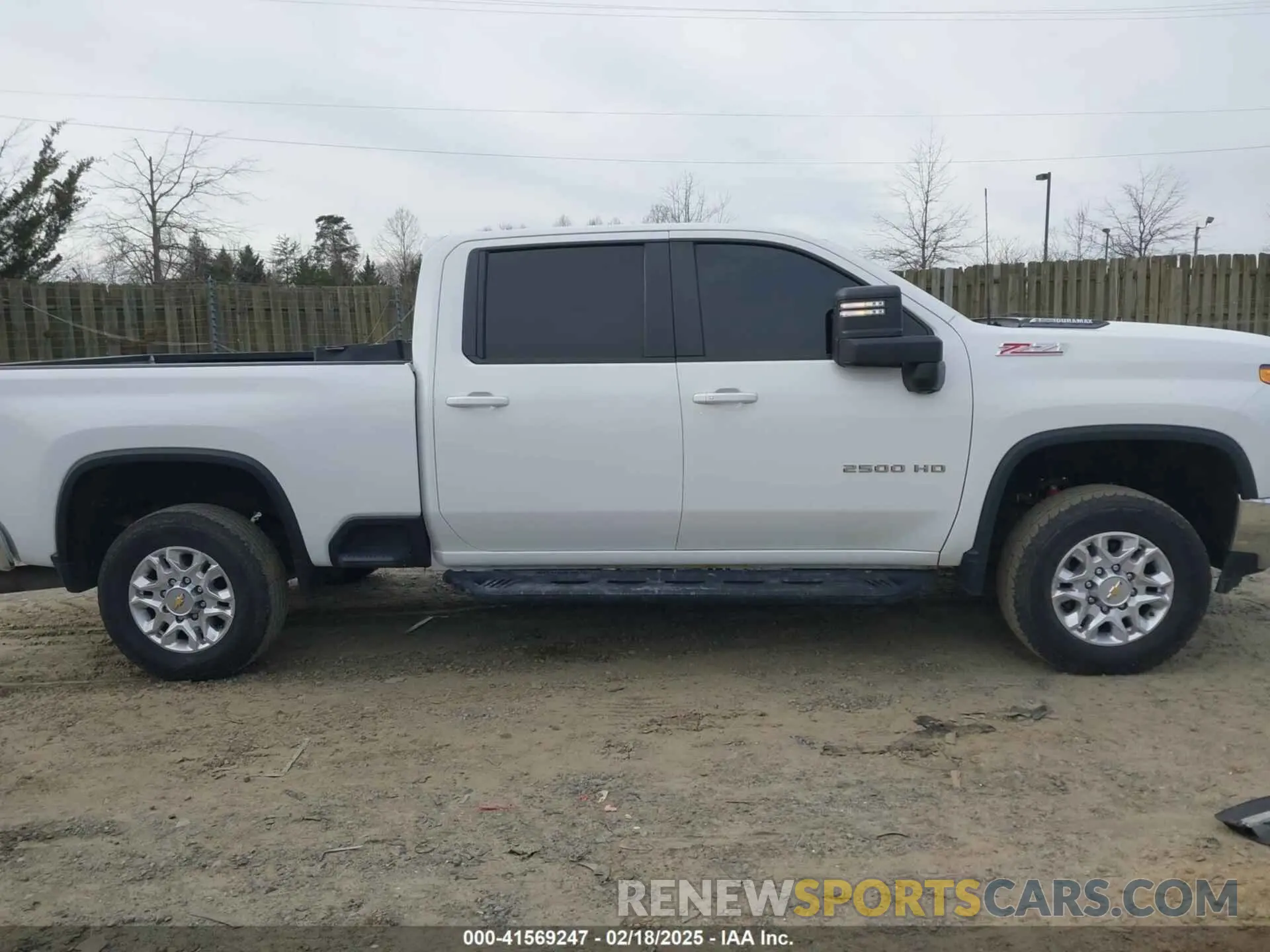 13 Photograph of a damaged car 2GC4YNEY4N1225880 CHEVROLET SILVERADO 2500HD 2022