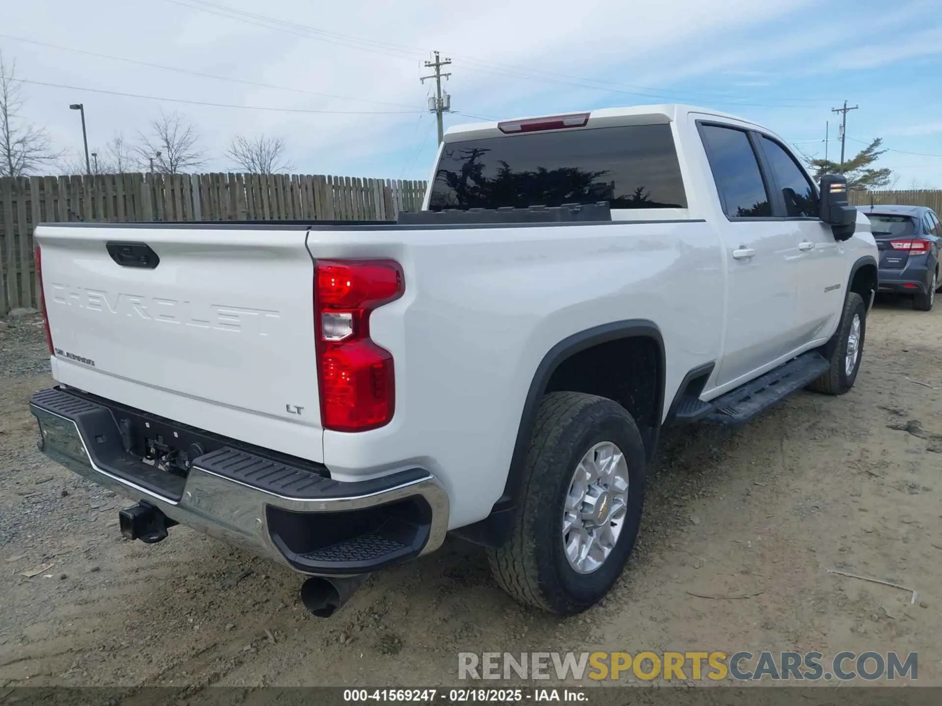 4 Photograph of a damaged car 2GC4YNEY4N1225880 CHEVROLET SILVERADO 2500HD 2022