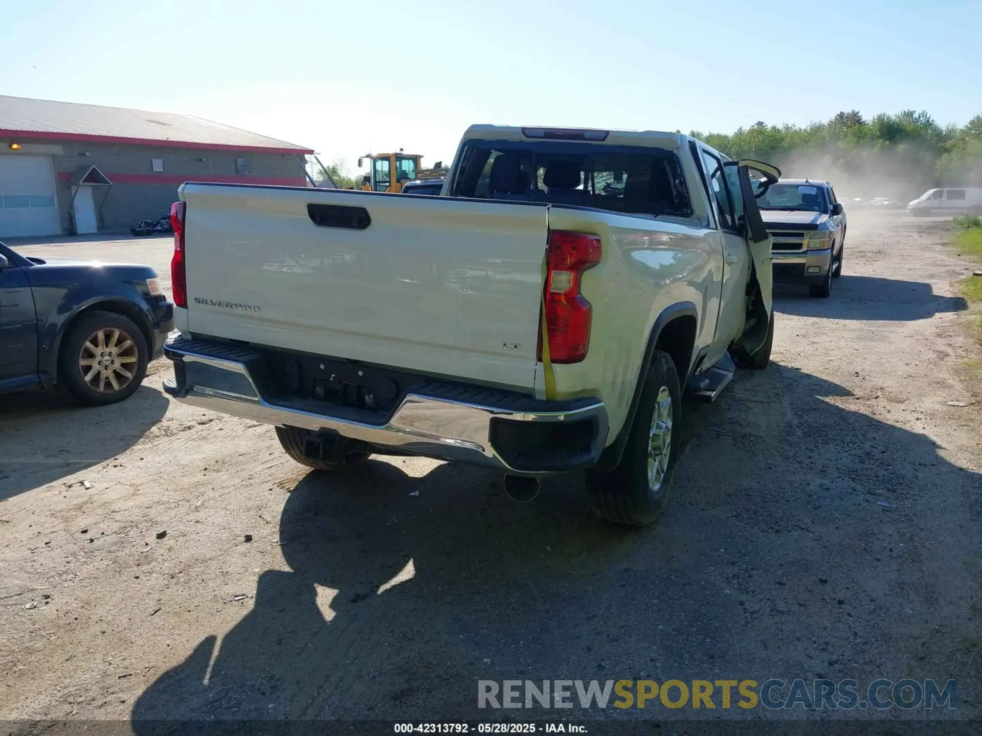 4 Photograph of a damaged car 2GC4YNEY5N1232417 CHEVROLET SILVERADO 2500HD 2022