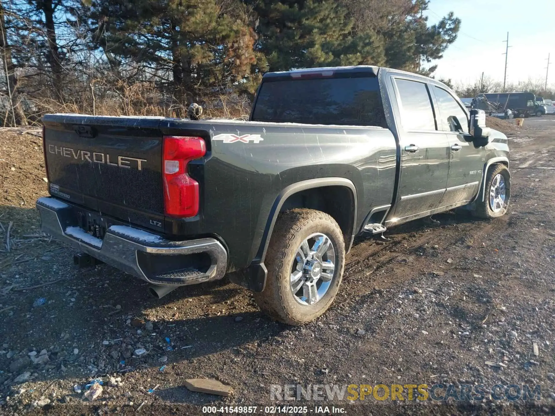 4 Photograph of a damaged car 2GC4YPE77N1218330 CHEVROLET SILVERADO 2500HD 2022