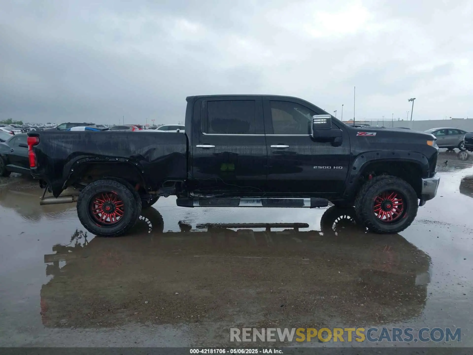13 Photograph of a damaged car 2GC4YPEY7N1243432 CHEVROLET SILVERADO 2500HD 2022