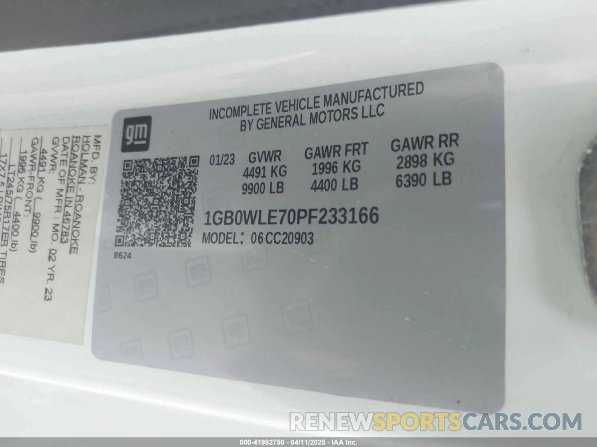 9 Photograph of a damaged car 1GB0WLE70PF233166 CHEVROLET SILVERADO 2500HD 2023