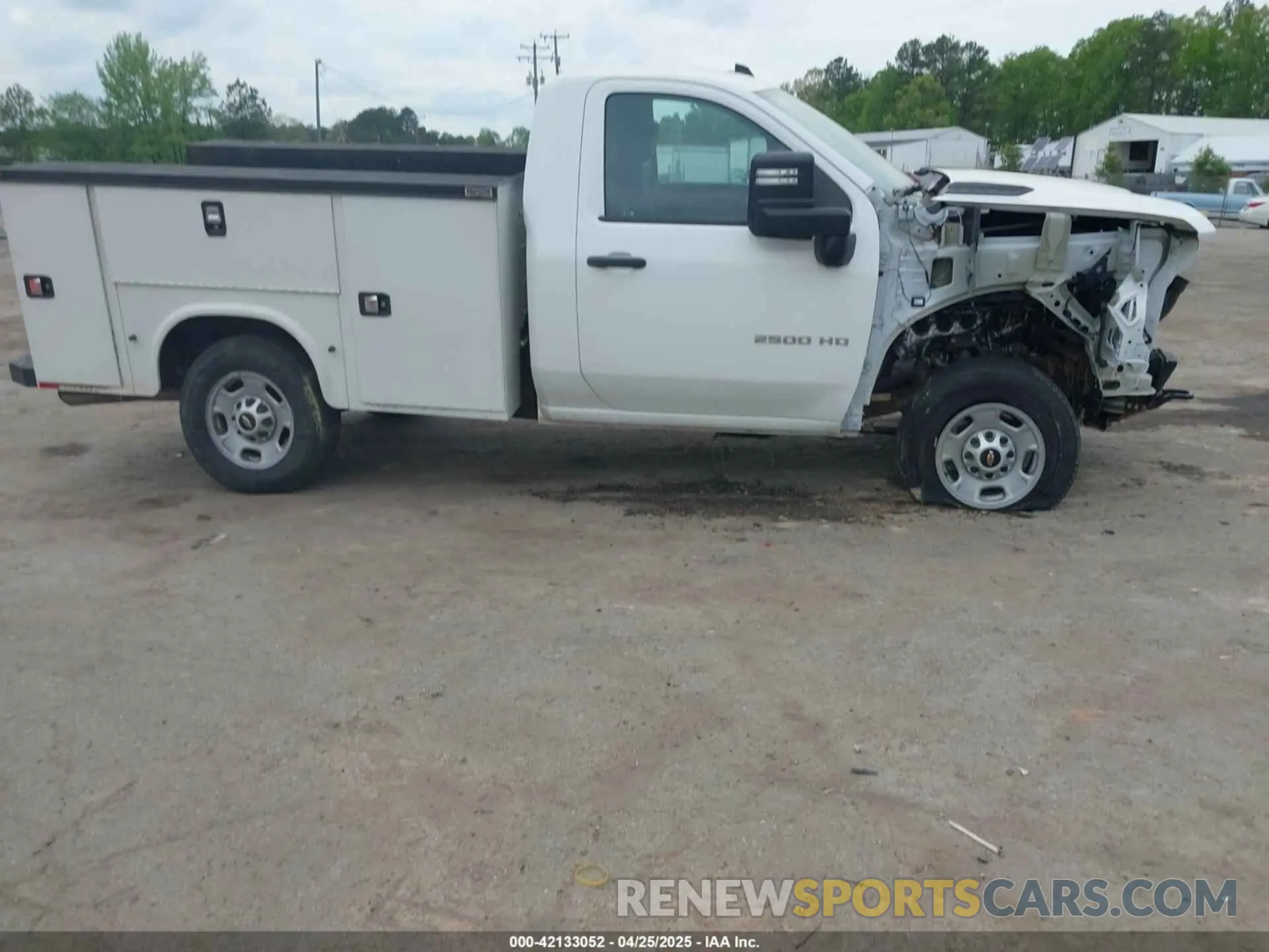13 Photograph of a damaged car 1GB0WLE74PF111927 CHEVROLET SILVERADO 2500HD 2023
