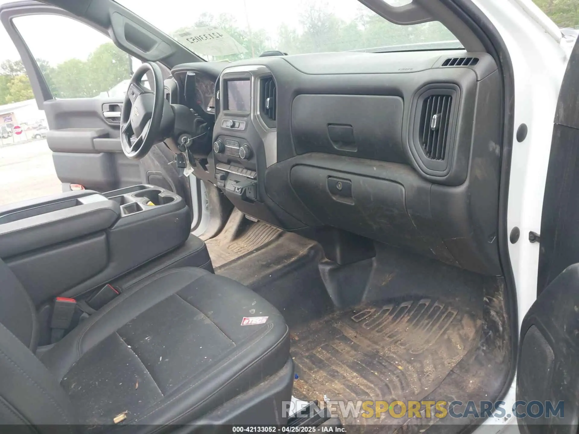 5 Photograph of a damaged car 1GB0WLE74PF111927 CHEVROLET SILVERADO 2500HD 2023