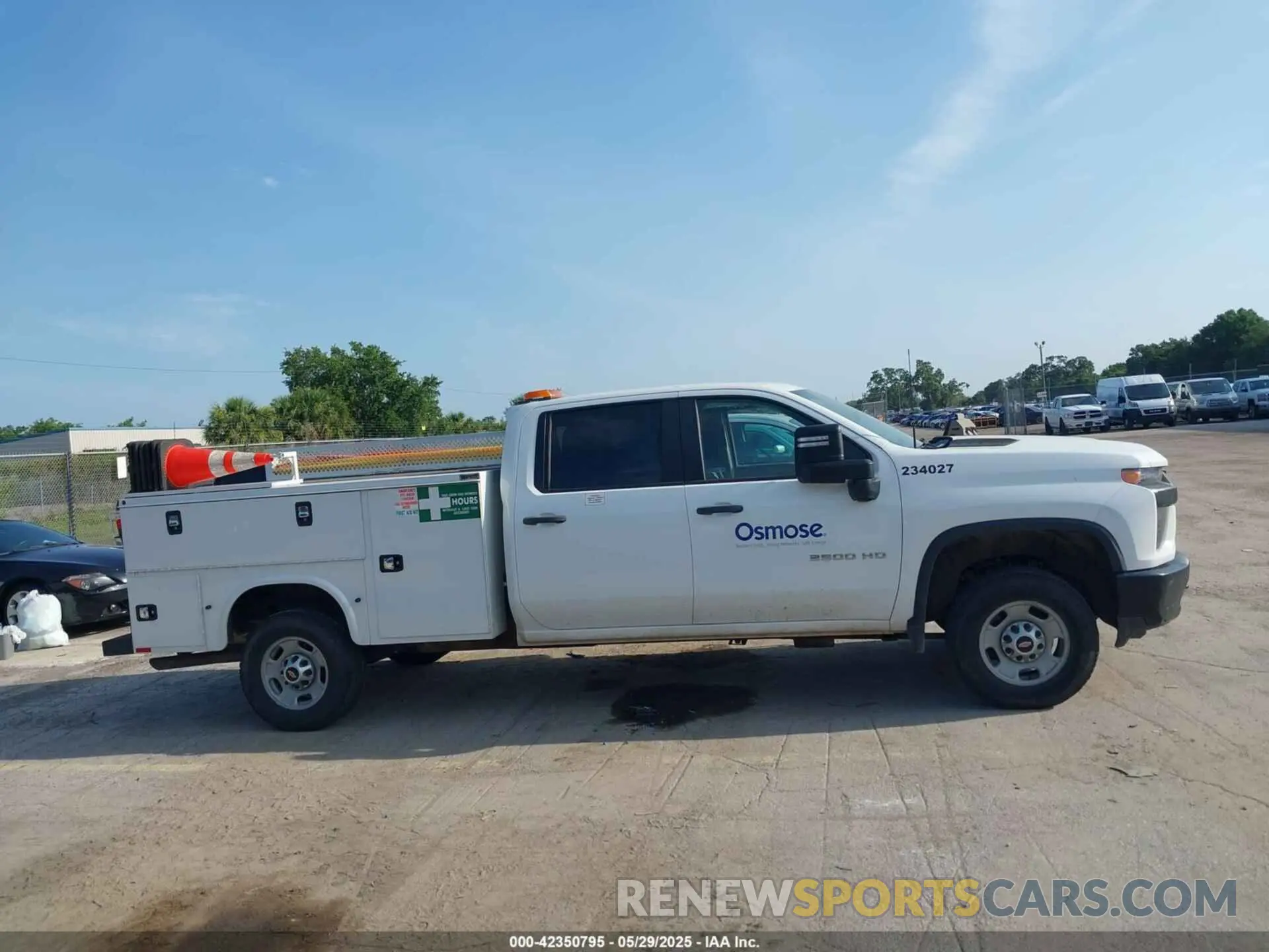 13 Photograph of a damaged car 1GB1YLE71PF146990 CHEVROLET SILVERADO 2500HD 2023