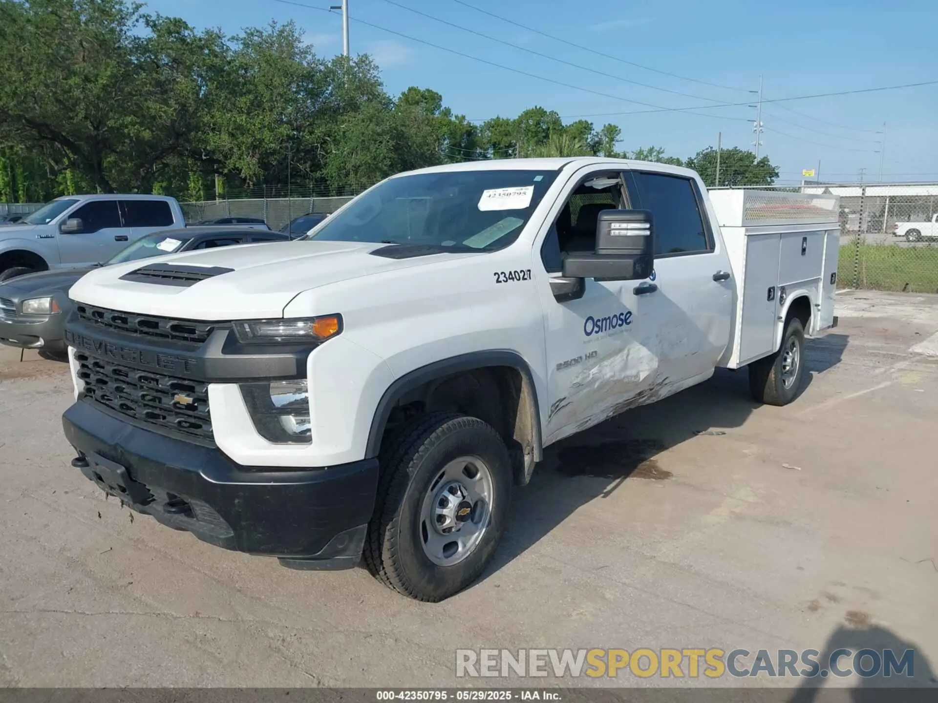 2 Photograph of a damaged car 1GB1YLE71PF146990 CHEVROLET SILVERADO 2500HD 2023
