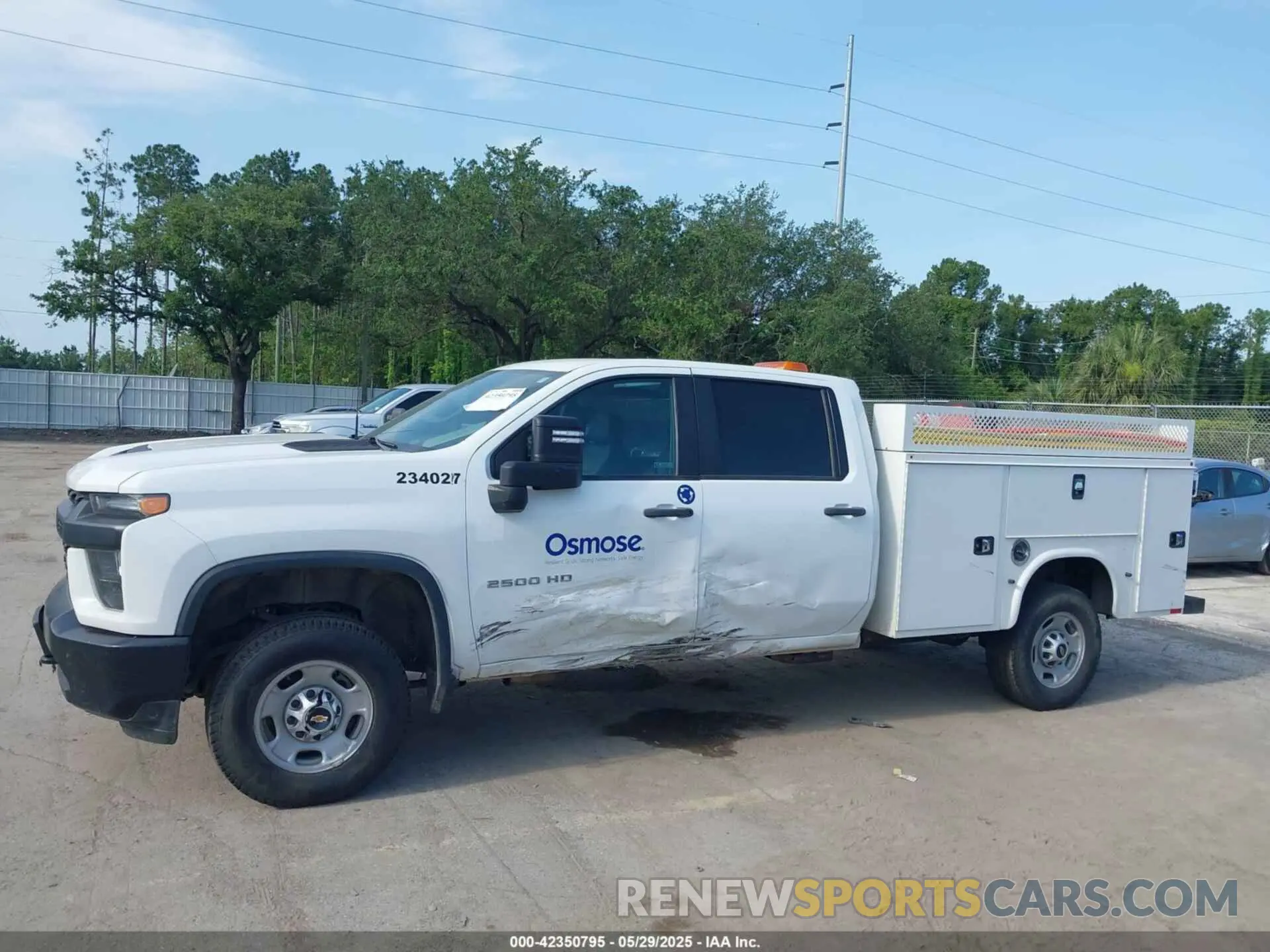 6 Photograph of a damaged car 1GB1YLE71PF146990 CHEVROLET SILVERADO 2500HD 2023