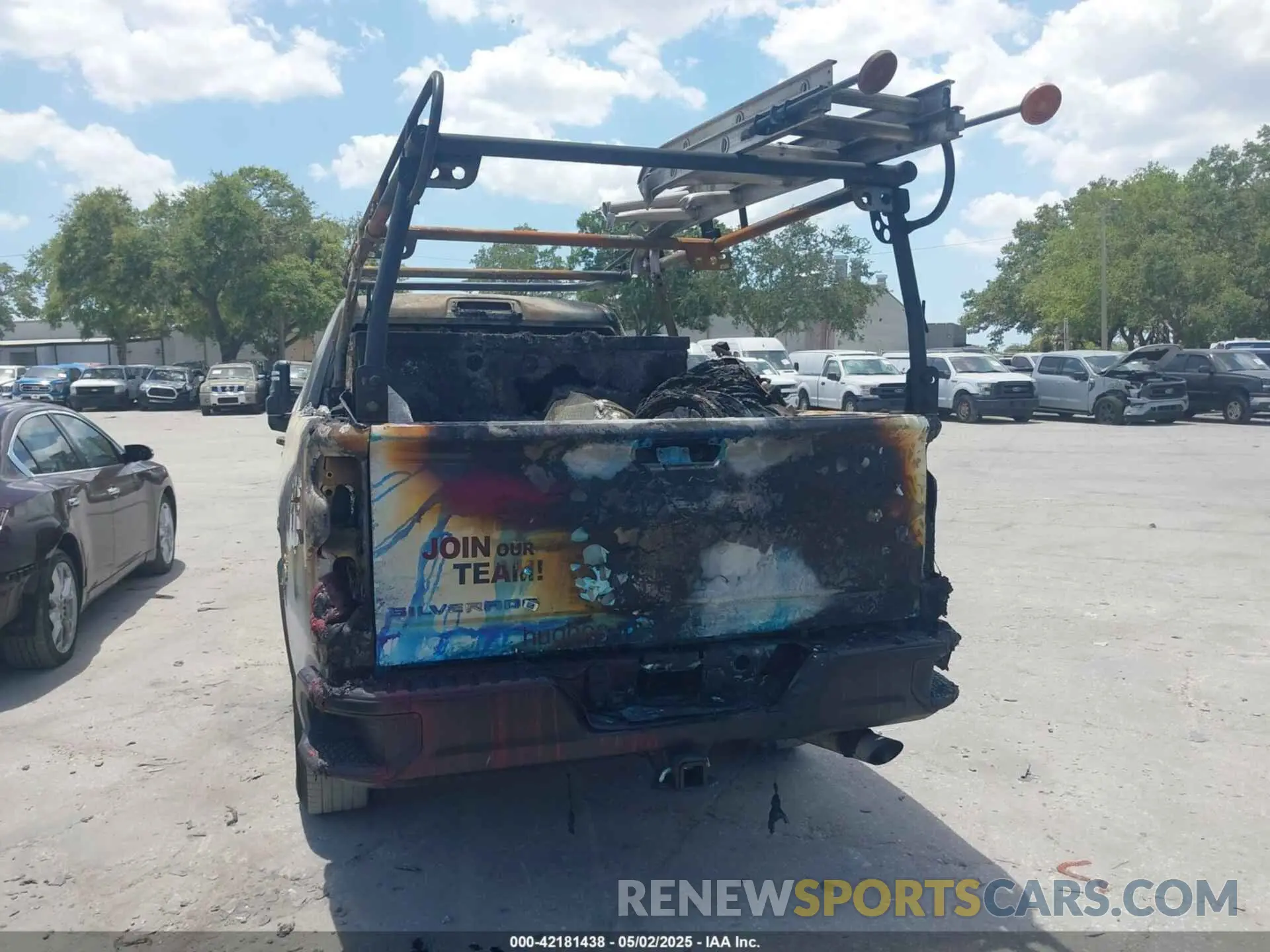 13 Photograph of a damaged car 1GC0WLE75PF234406 CHEVROLET SILVERADO 2500HD 2023