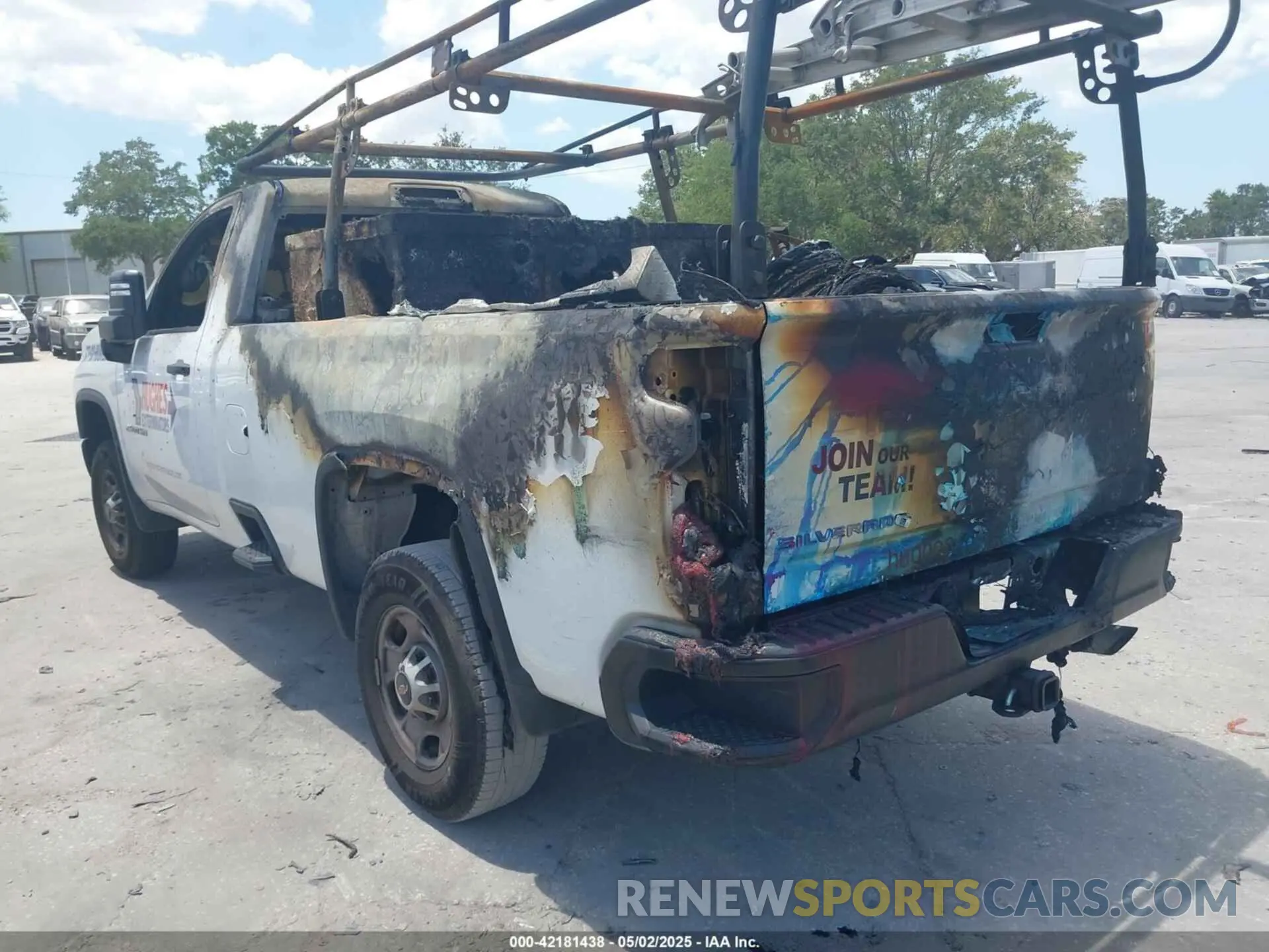 14 Photograph of a damaged car 1GC0WLE75PF234406 CHEVROLET SILVERADO 2500HD 2023