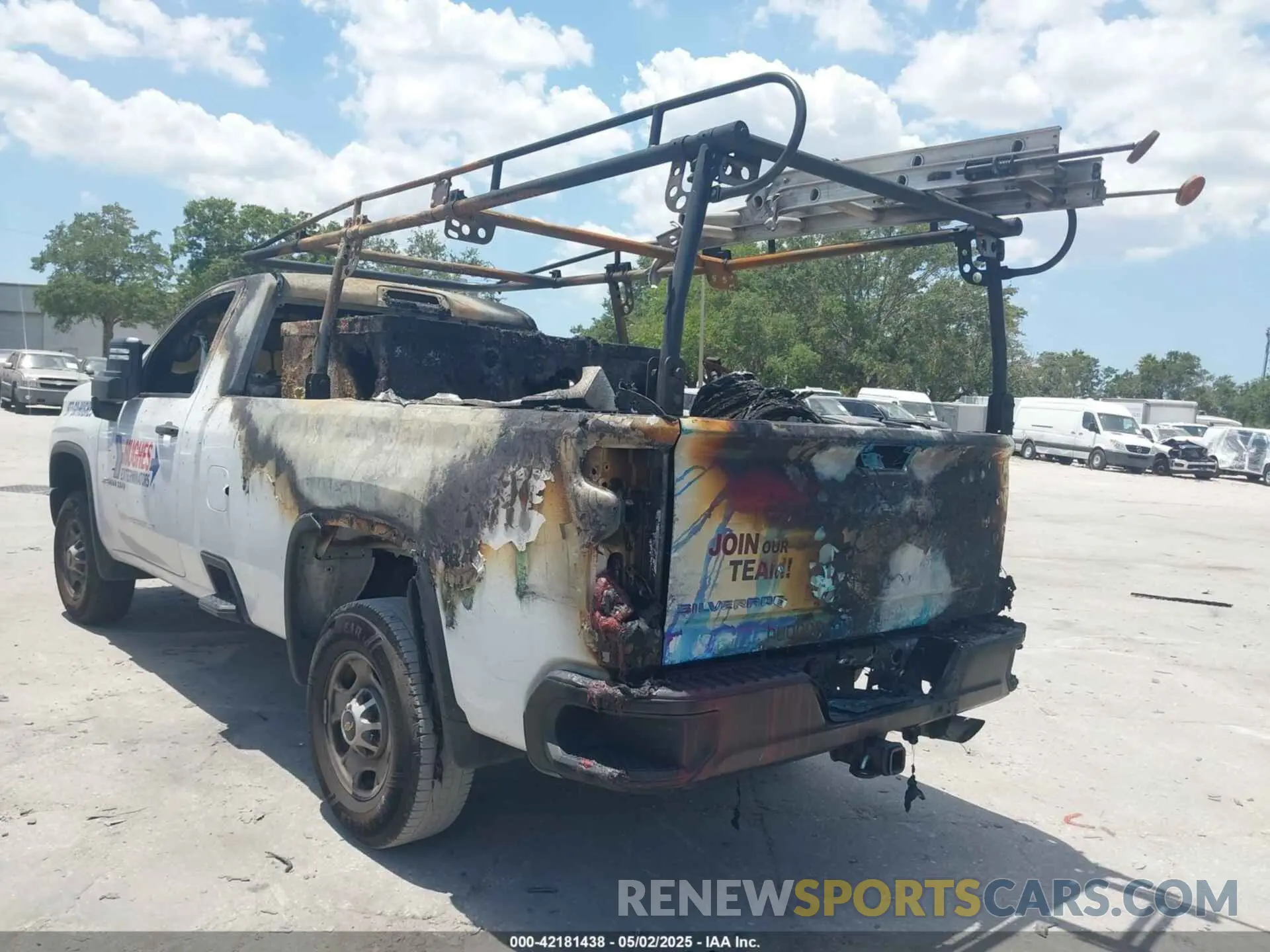 3 Photograph of a damaged car 1GC0WLE75PF234406 CHEVROLET SILVERADO 2500HD 2023