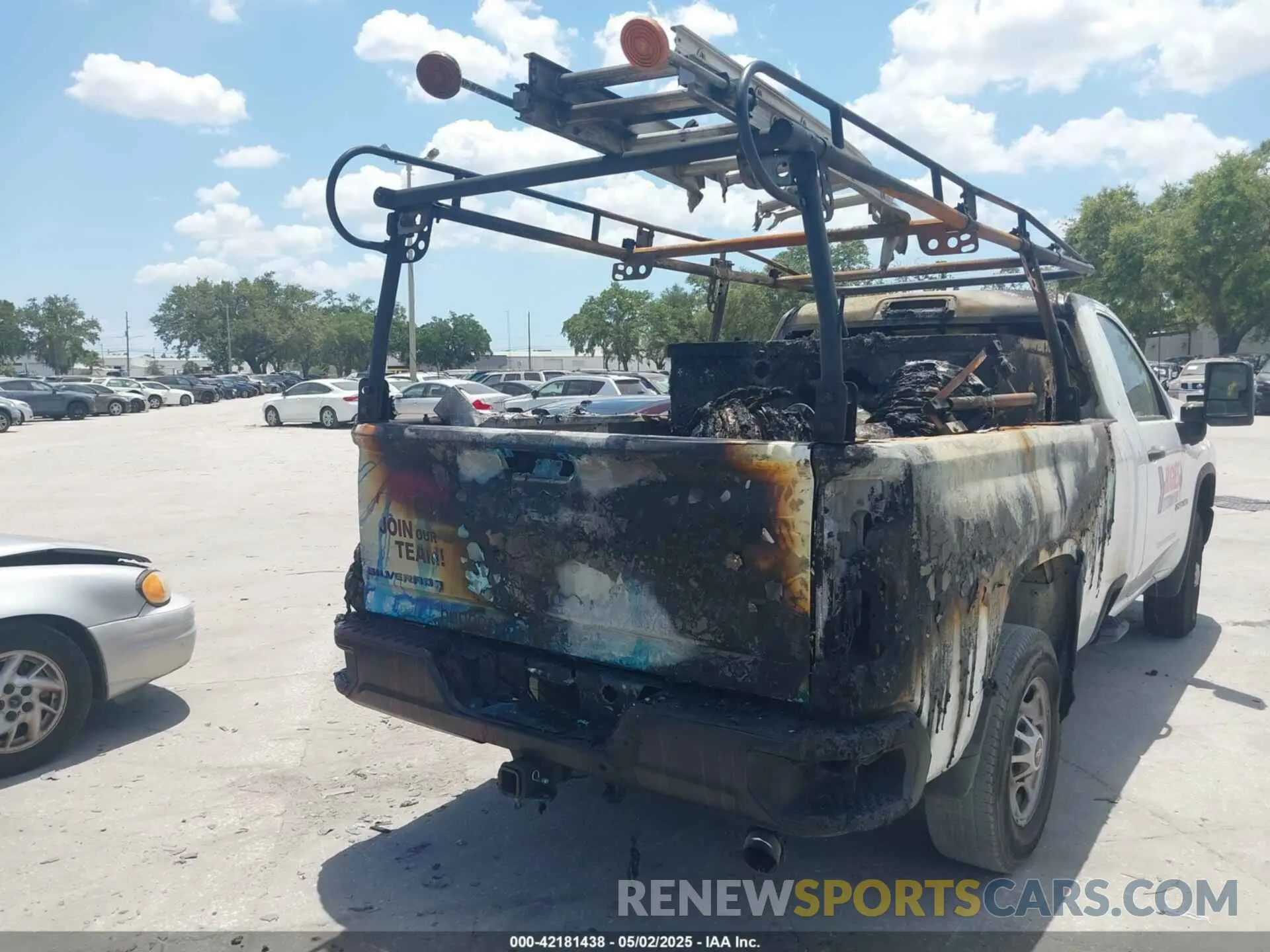 6 Photograph of a damaged car 1GC0WLE75PF234406 CHEVROLET SILVERADO 2500HD 2023