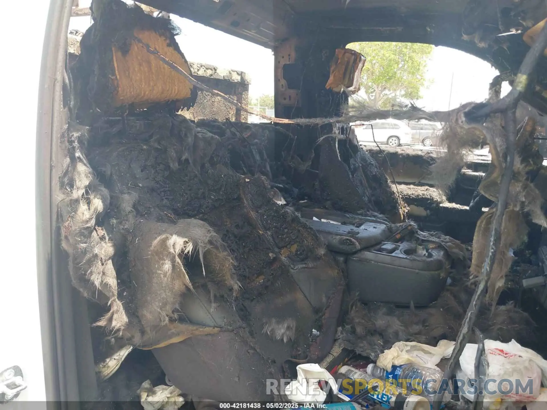 8 Photograph of a damaged car 1GC0WLE75PF234406 CHEVROLET SILVERADO 2500HD 2023