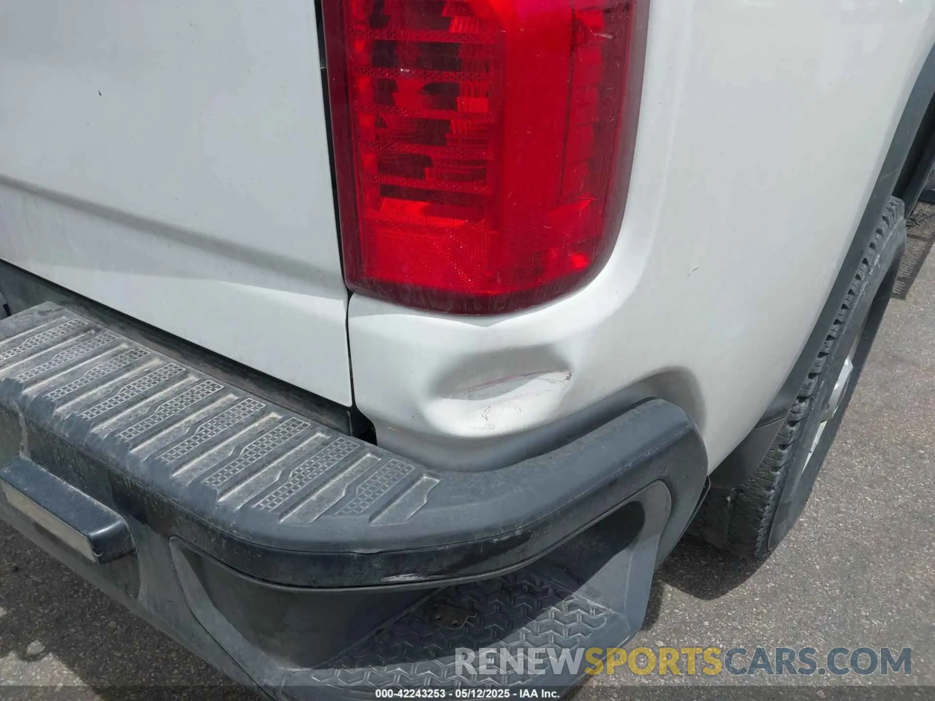 17 Photograph of a damaged car 1GC1YLE73PF116871 CHEVROLET SILVERADO 2500HD 2023