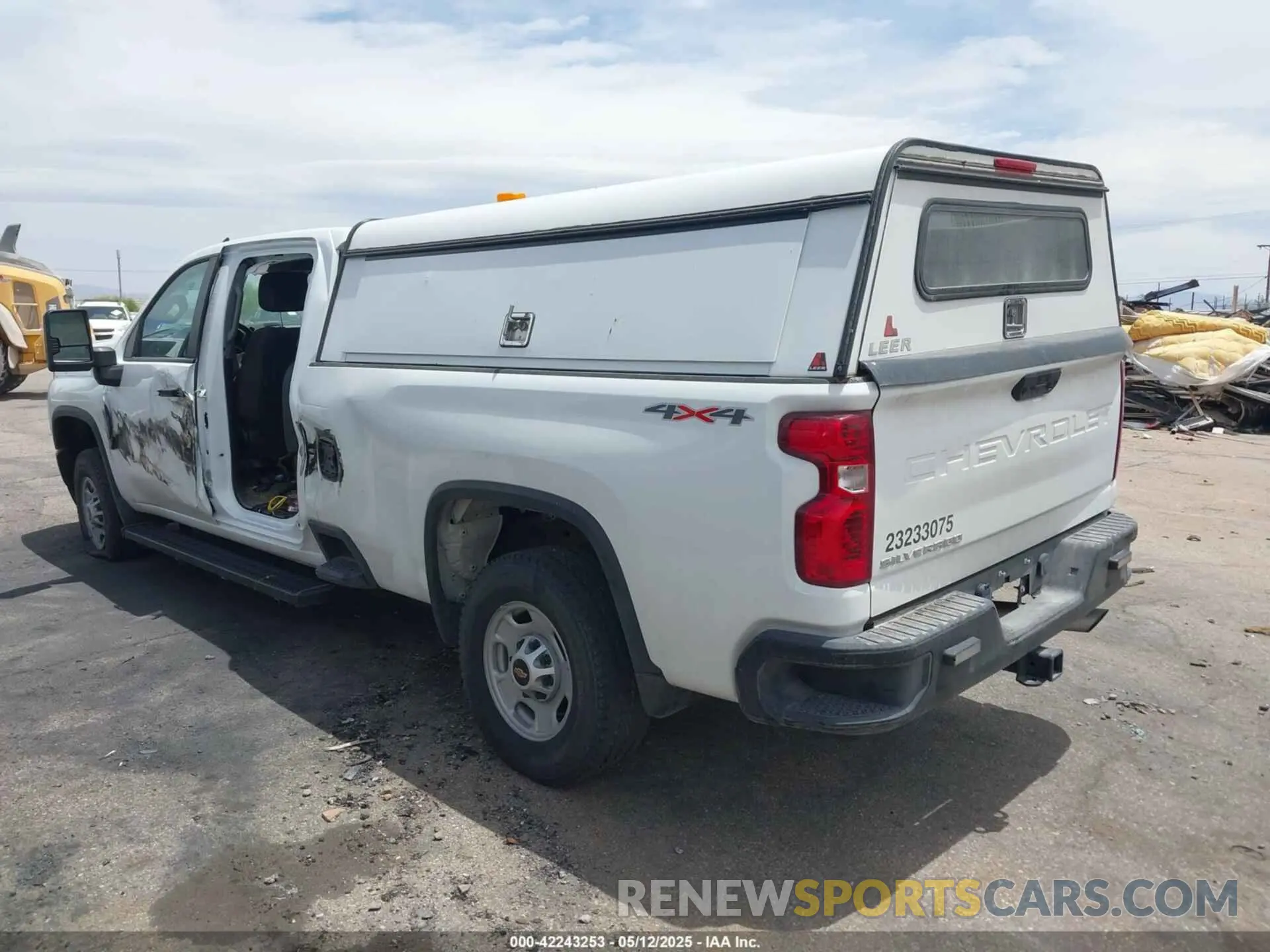 3 Photograph of a damaged car 1GC1YLE73PF116871 CHEVROLET SILVERADO 2500HD 2023