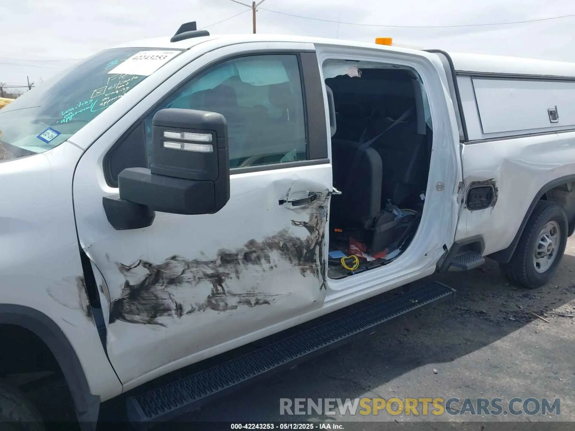 6 Photograph of a damaged car 1GC1YLE73PF116871 CHEVROLET SILVERADO 2500HD 2023