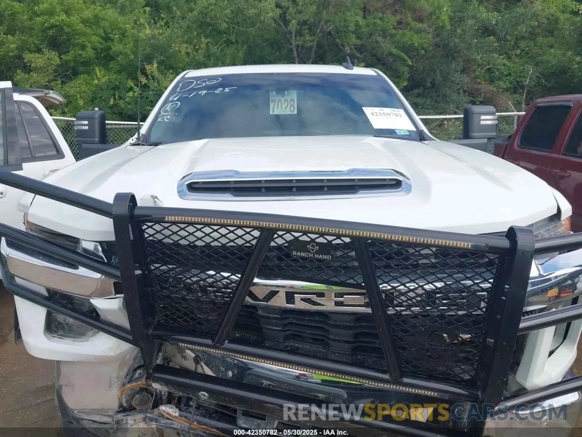 10 Photograph of a damaged car 1GC1YNE72PF251769 CHEVROLET SILVERADO 2500HD 2023