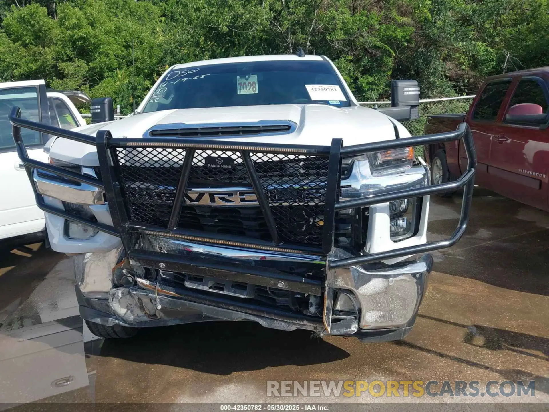 12 Photograph of a damaged car 1GC1YNE72PF251769 CHEVROLET SILVERADO 2500HD 2023