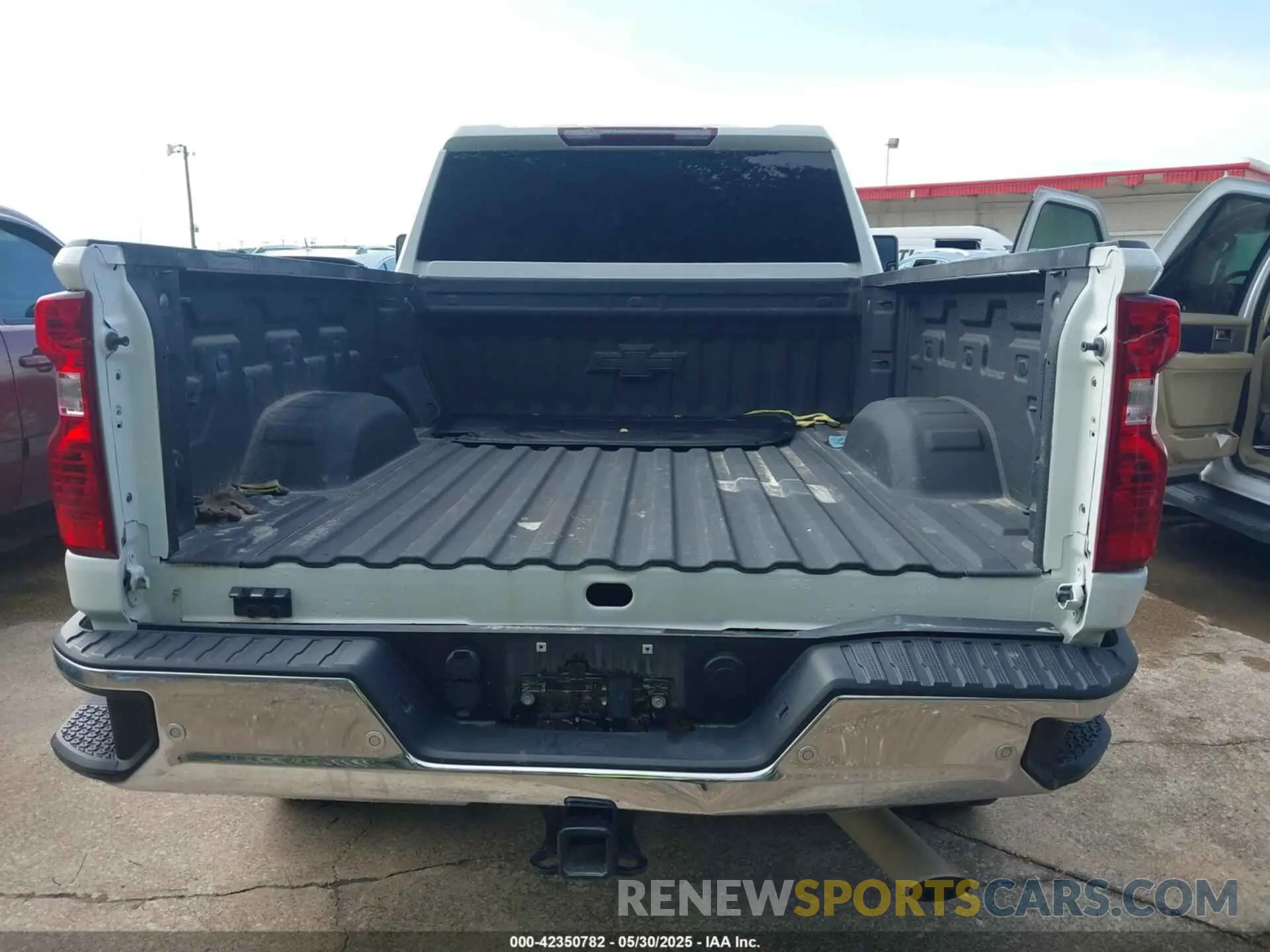 16 Photograph of a damaged car 1GC1YNE72PF251769 CHEVROLET SILVERADO 2500HD 2023