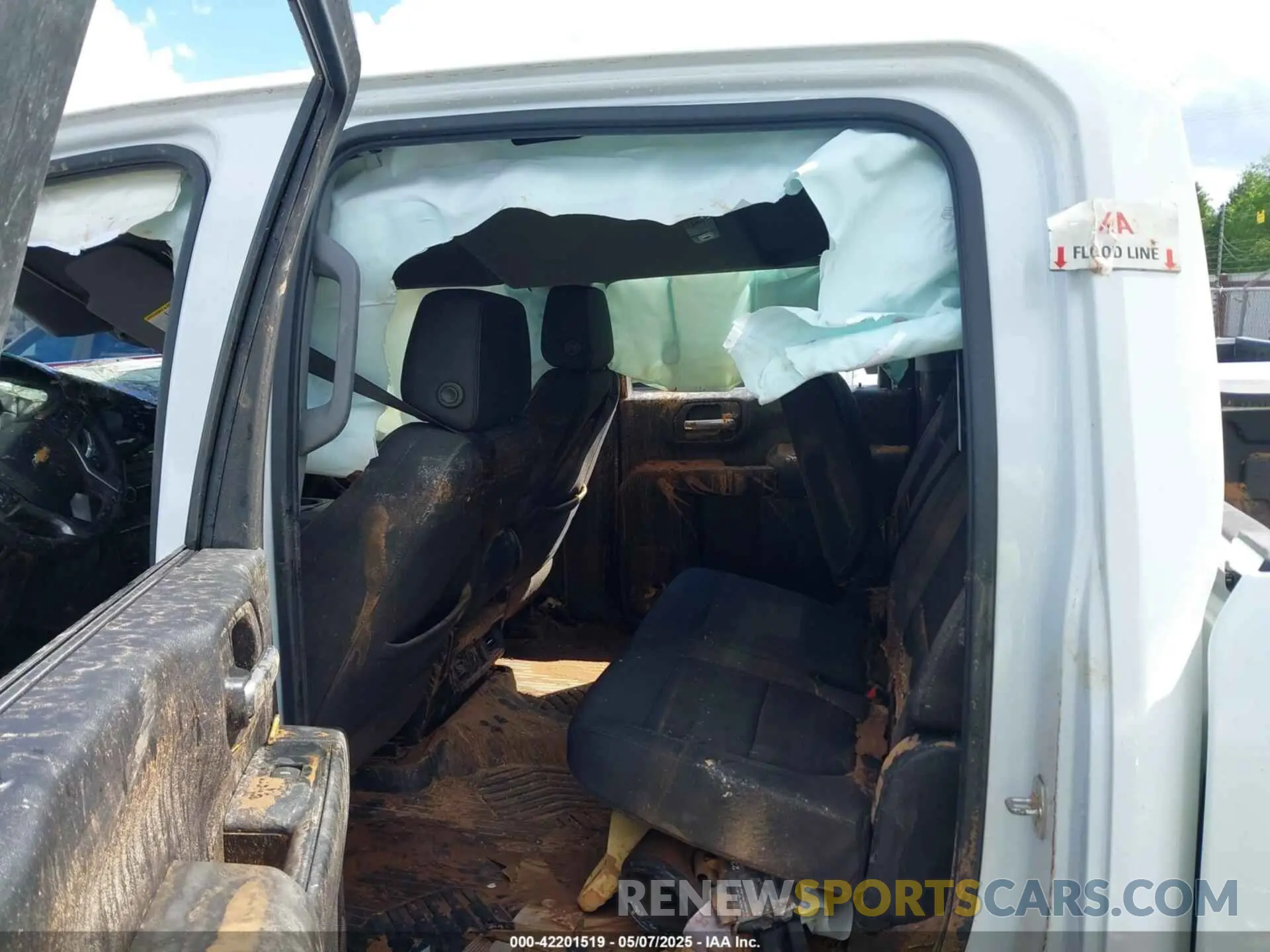 15 Photograph of a damaged car 1GC1YNEY0PF162906 CHEVROLET SILVERADO 2500HD 2023