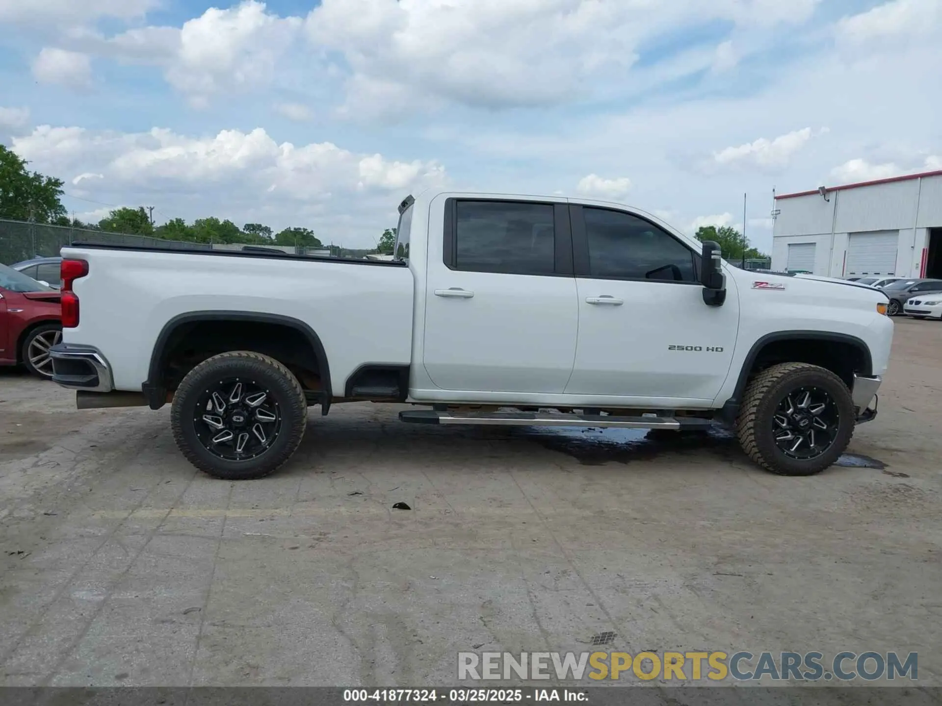 13 Photograph of a damaged car 1GC1YNEY3PF247898 CHEVROLET SILVERADO 2500HD 2023